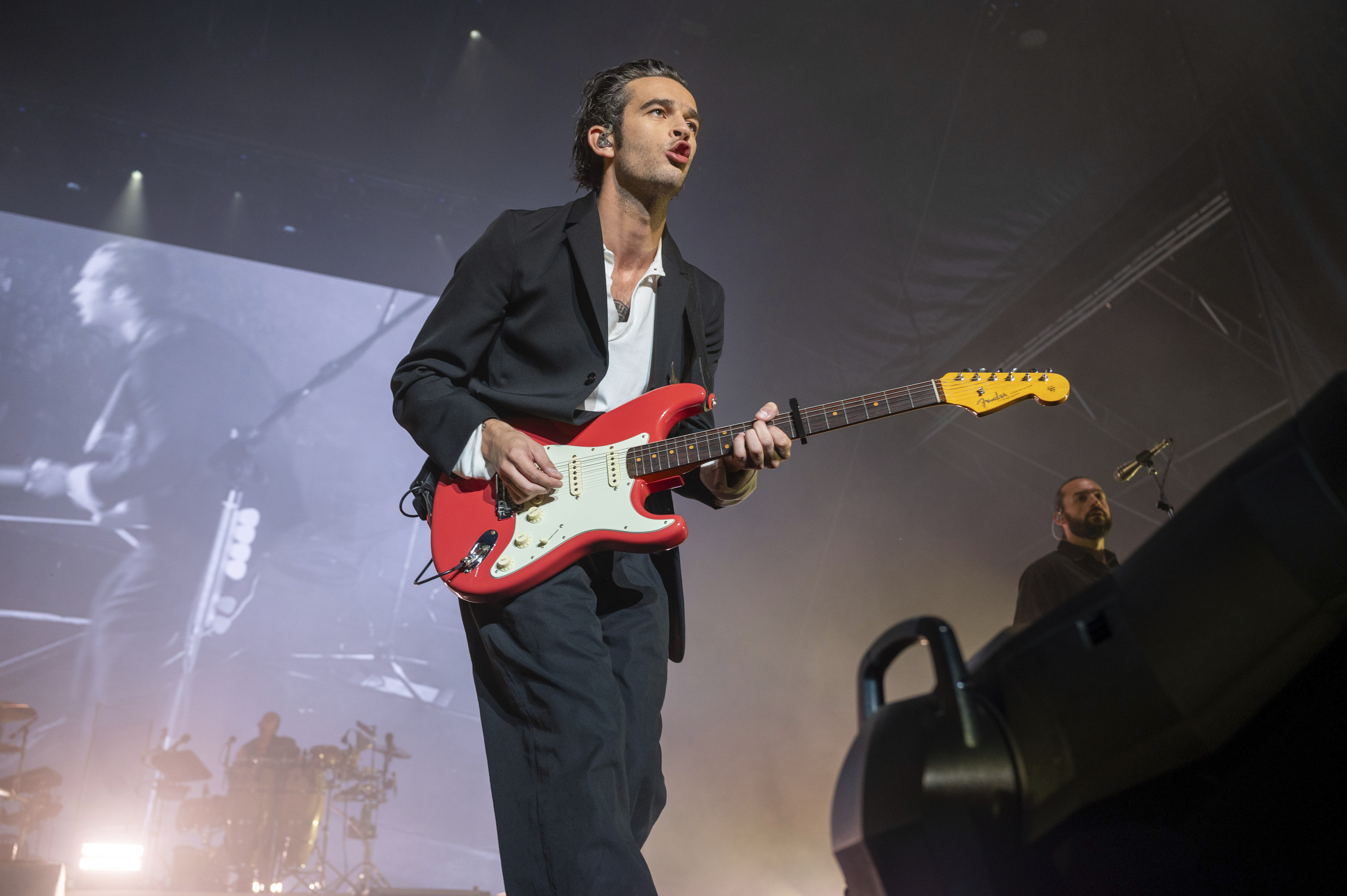 Matty Healy and Gabbriette Bechtel are engaged, his mom says - Vimarsana News