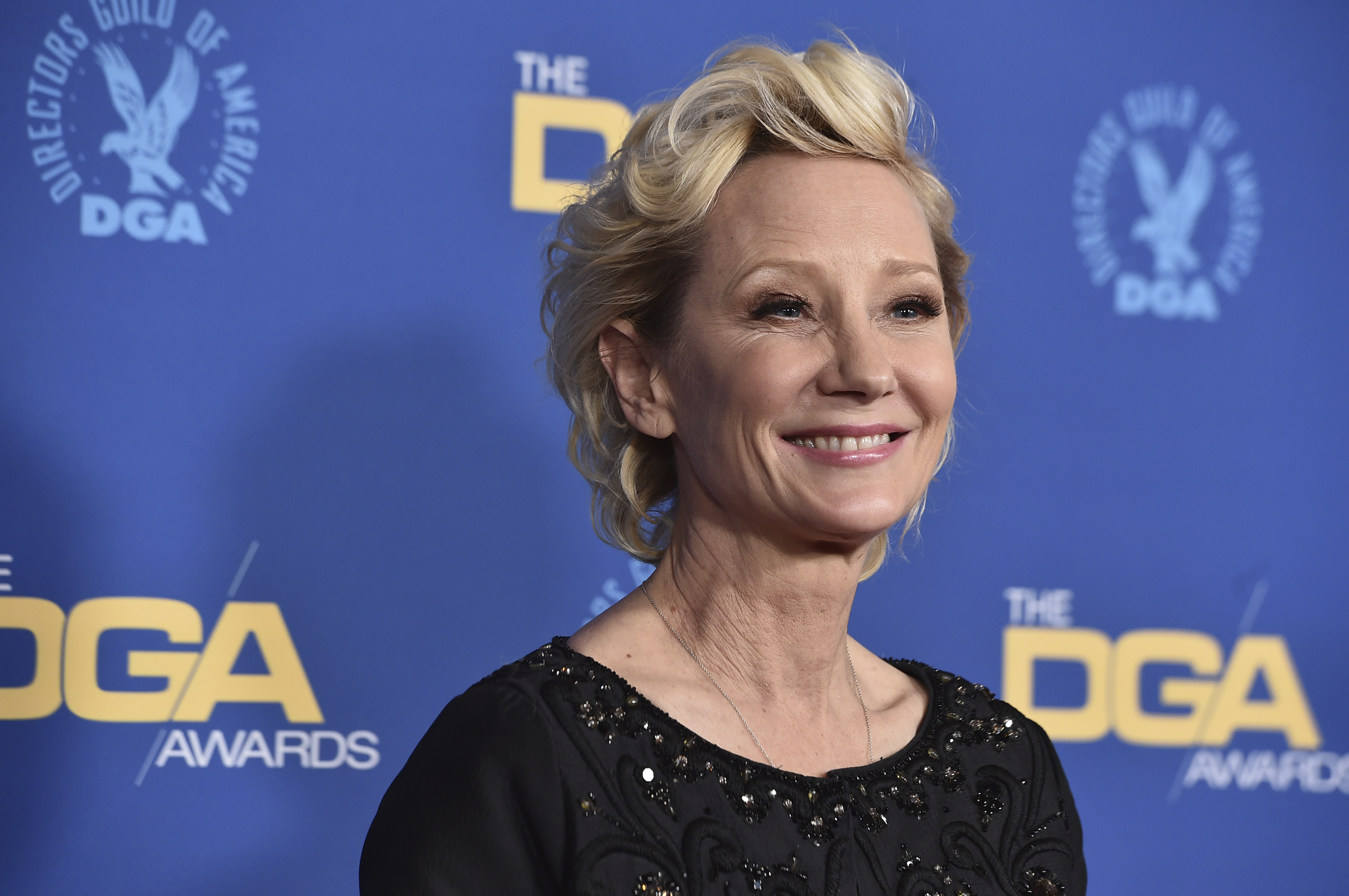Anne Heche was trapped in car for almost an hour after crash - Vimarsana News