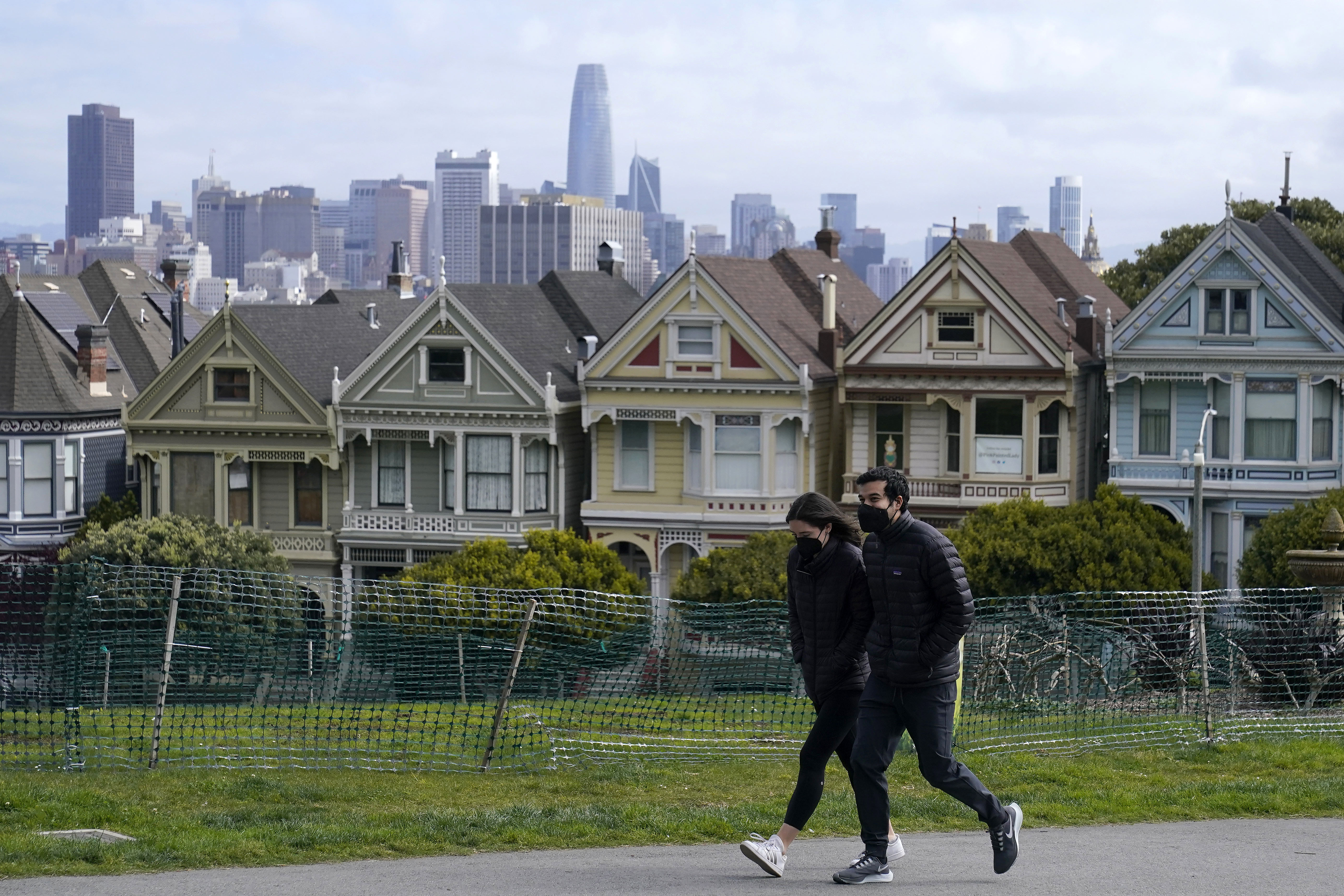 San Francisco defends keeping masks optional amid coronavirus wave - Vimarsana News