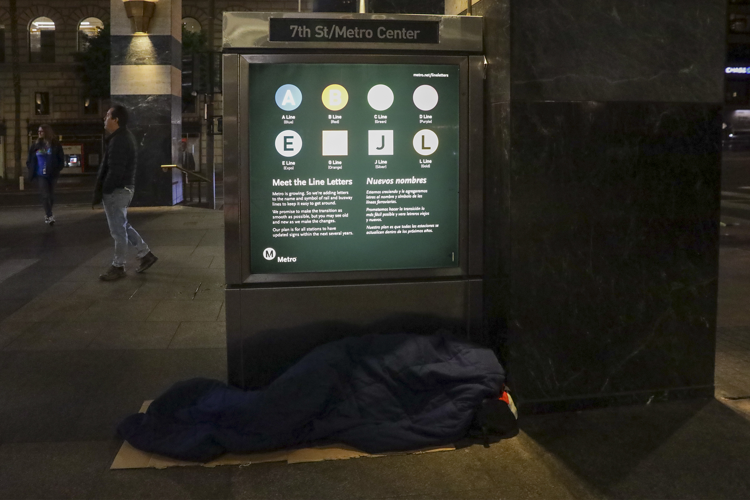 L.A. Metro struggles to move homeless people off trains - Vimarsana News