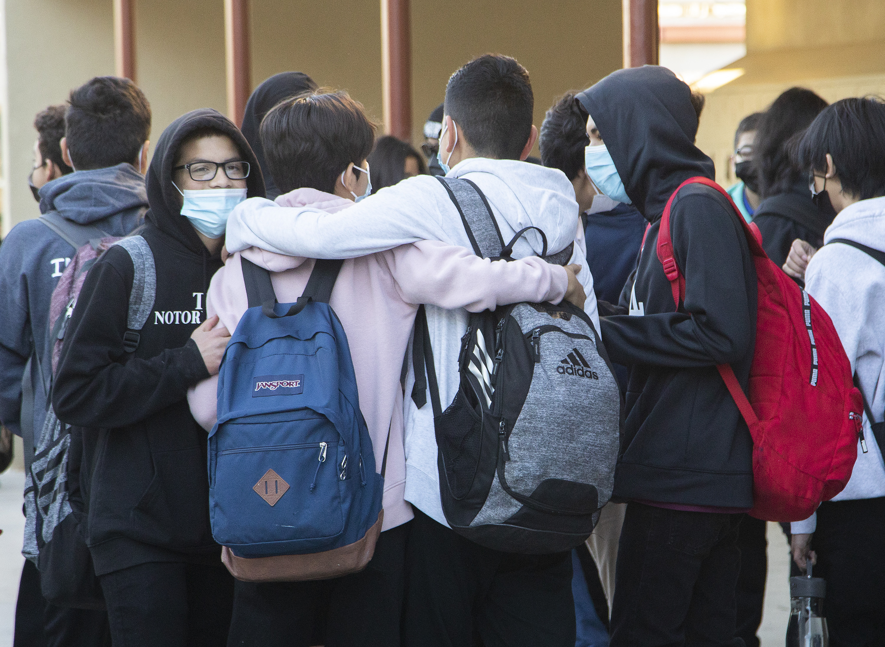 L.A. schools open amid omicron anxiety, absences, confusion - Vimarsana News