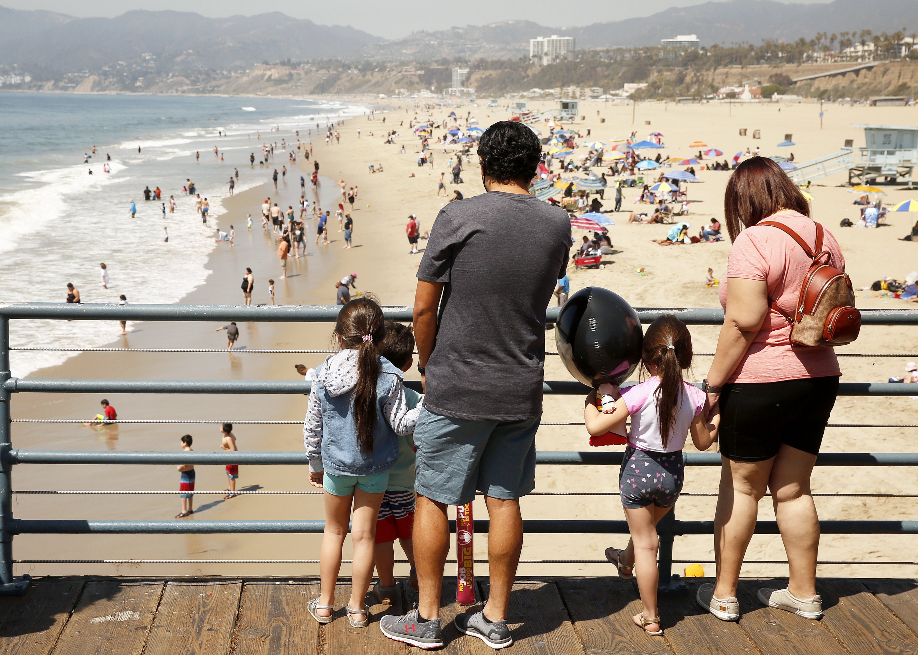 Today's Headlines: California's population dropped by 500,000 in two years - Vimarsana News
