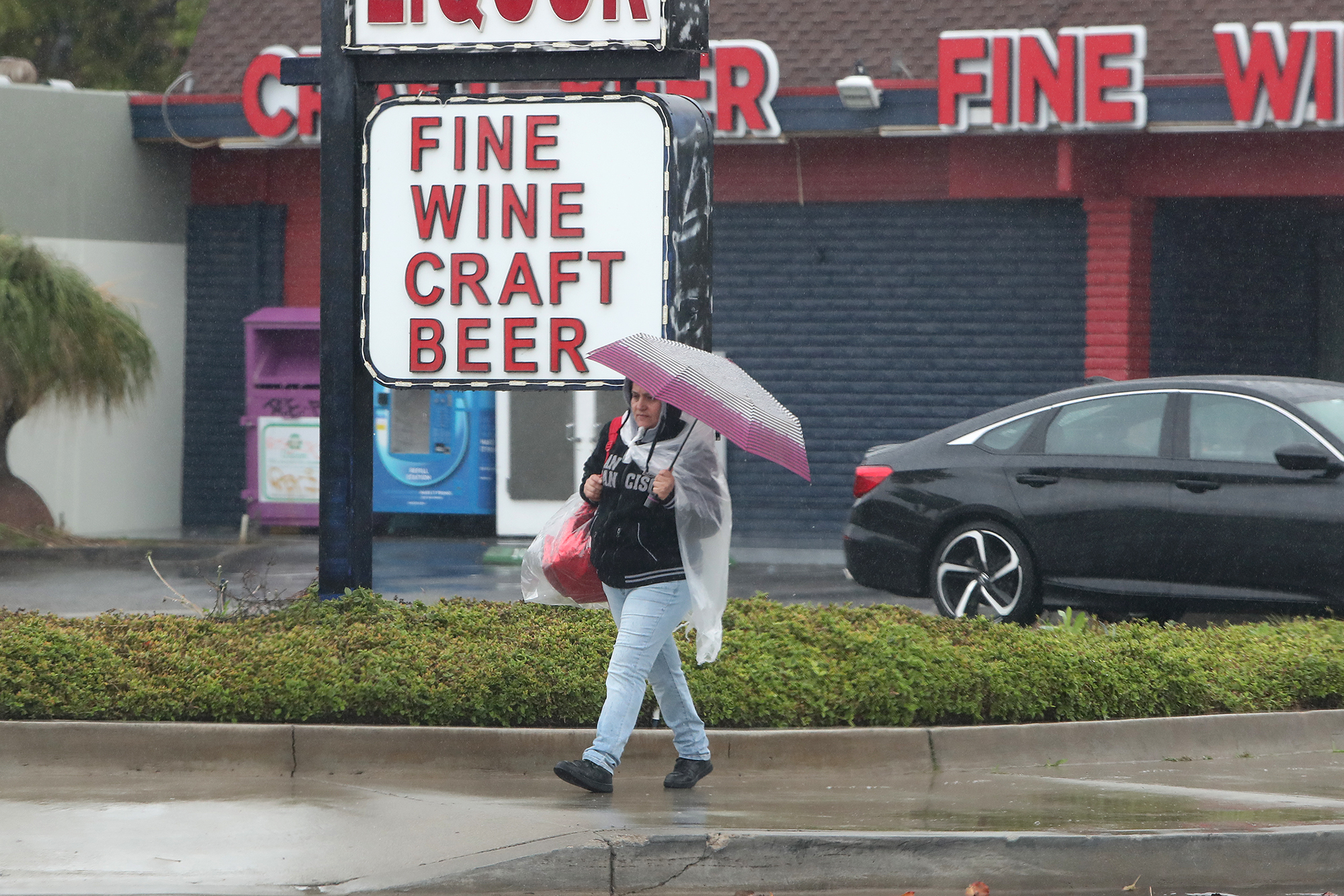 Rain clouds pass over Orange County, but high surf advisory remains through Friday - Vimarsana News