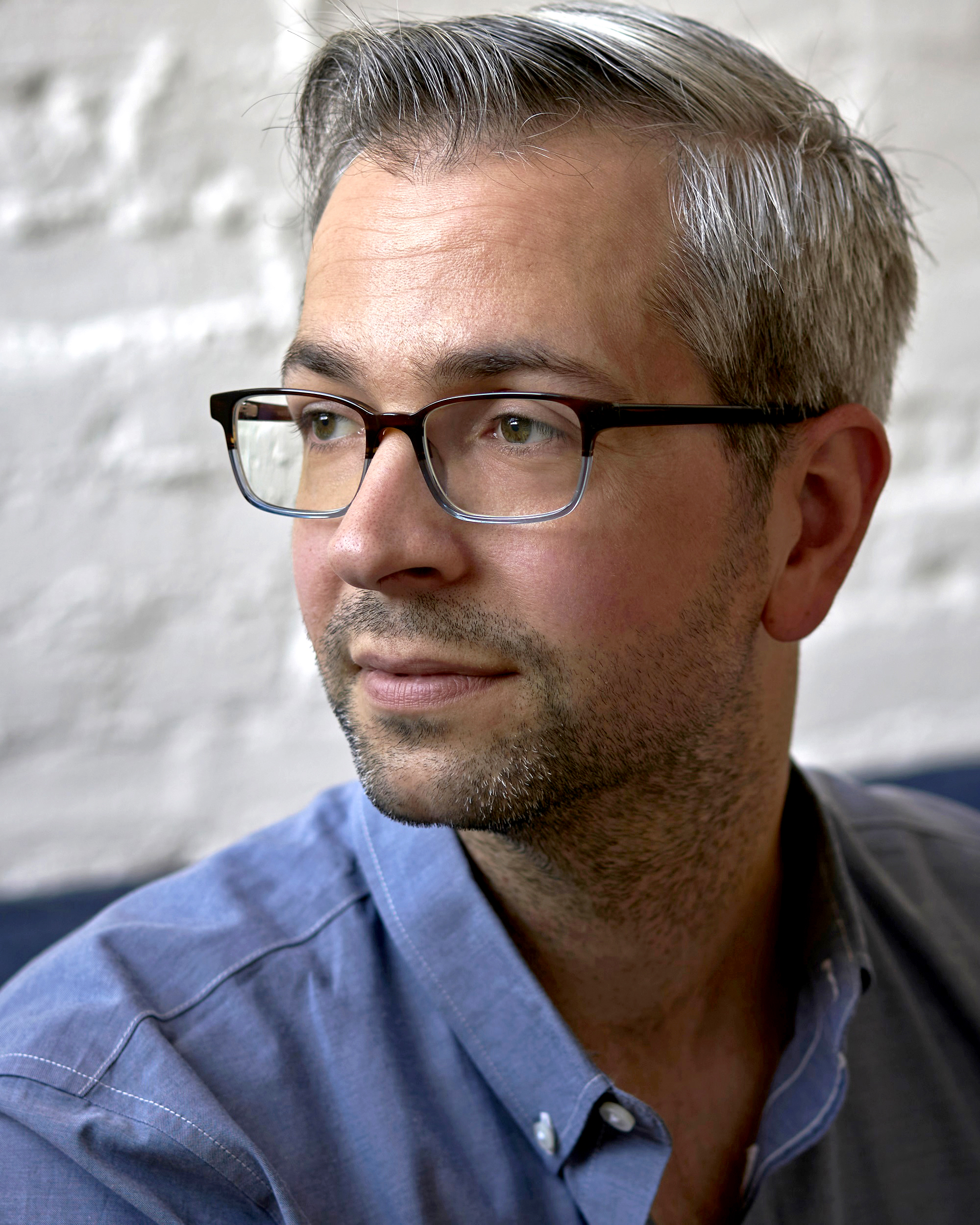 Review: Anthony Marra's new novel "Mercury Pictures Presents" - Vimarsana News