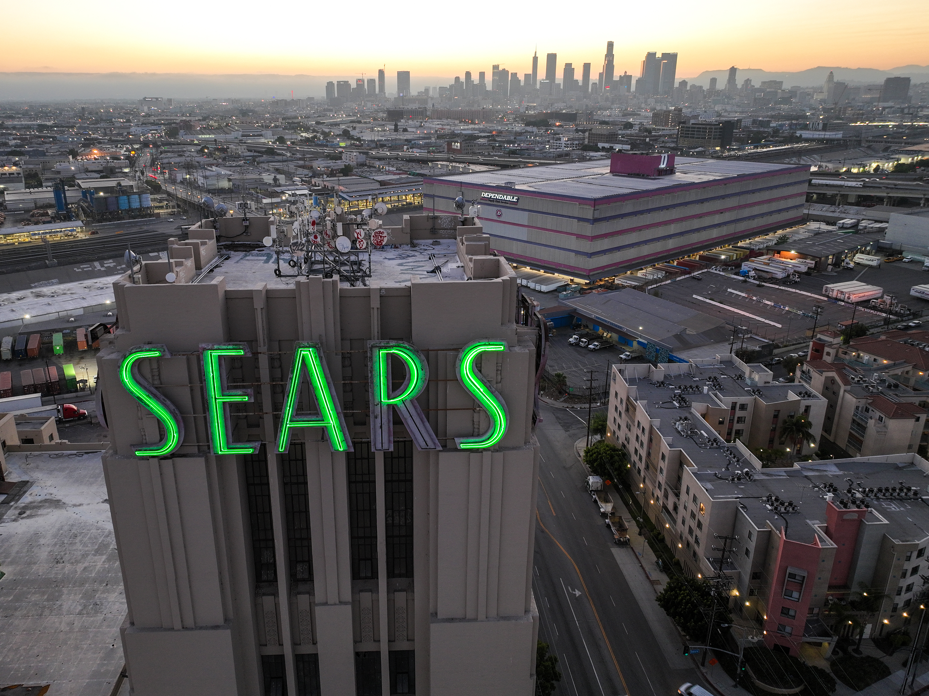 Plan to make Boyle Heights Sears a homeless center criticized - Vimarsana News