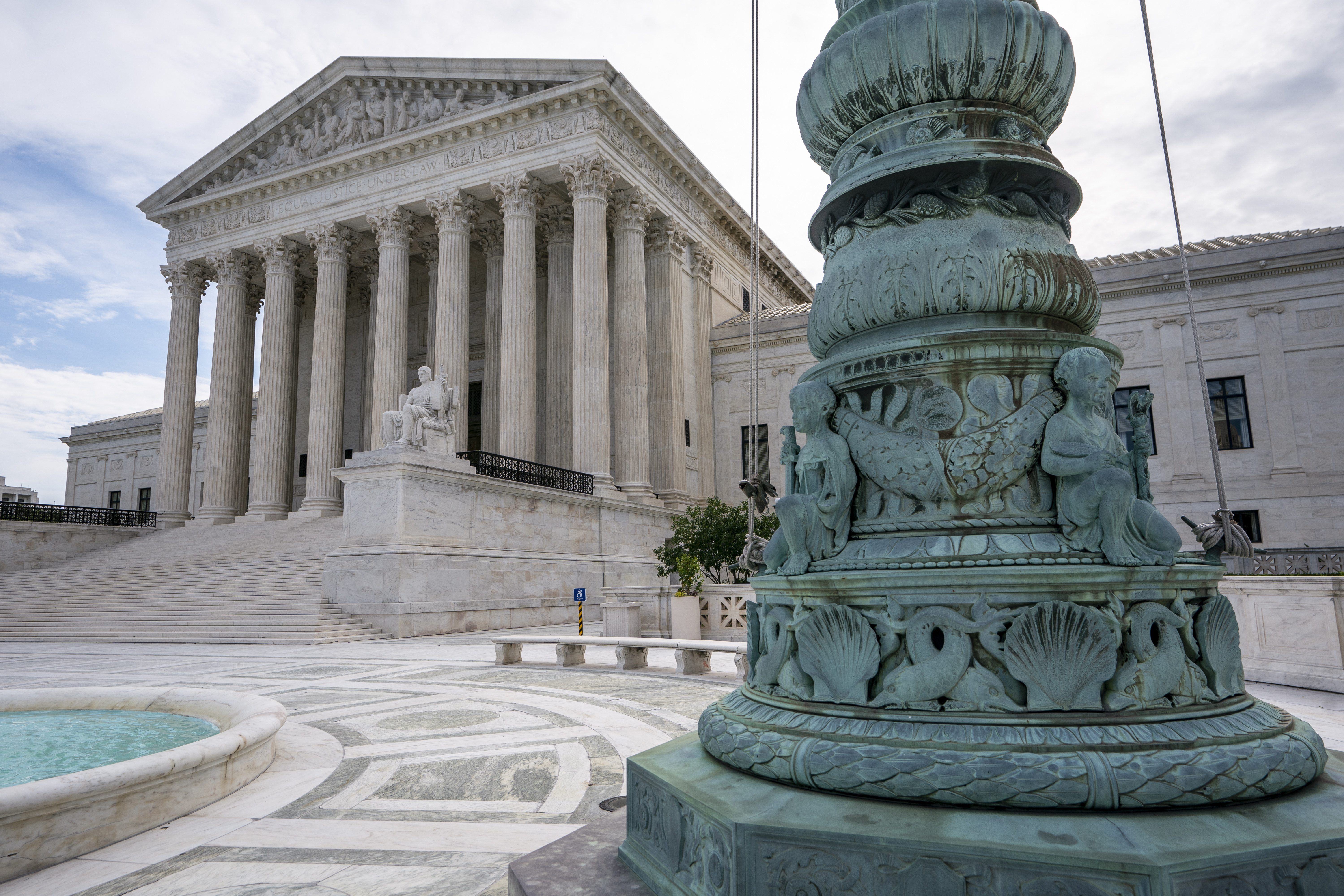 Violation of Miranda rights isn't the same as violating Fifth Amendment, Supreme Court says - Vimarsana News