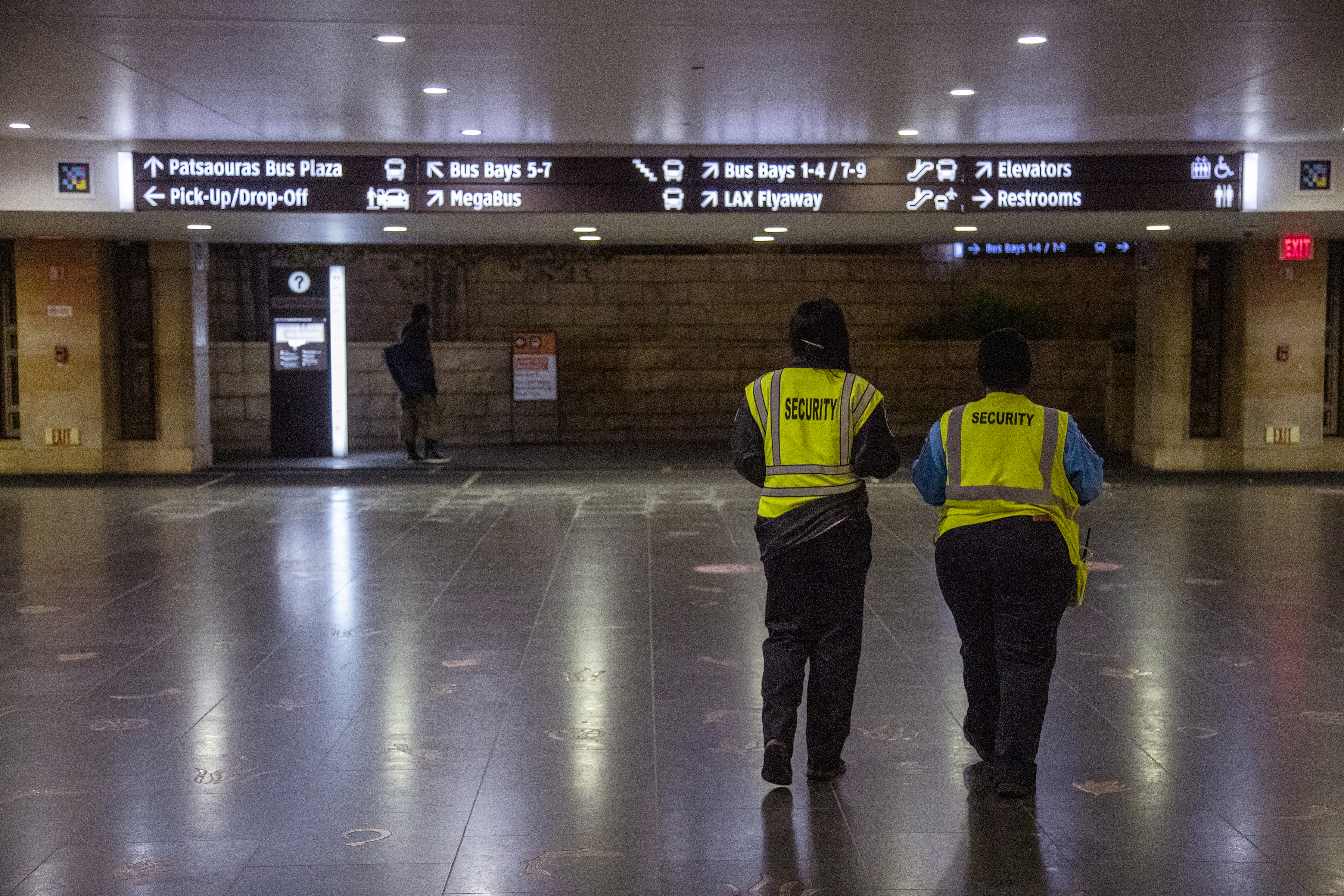 How to police L.A.'s buses and trains sparks council debate - Vimarsana News