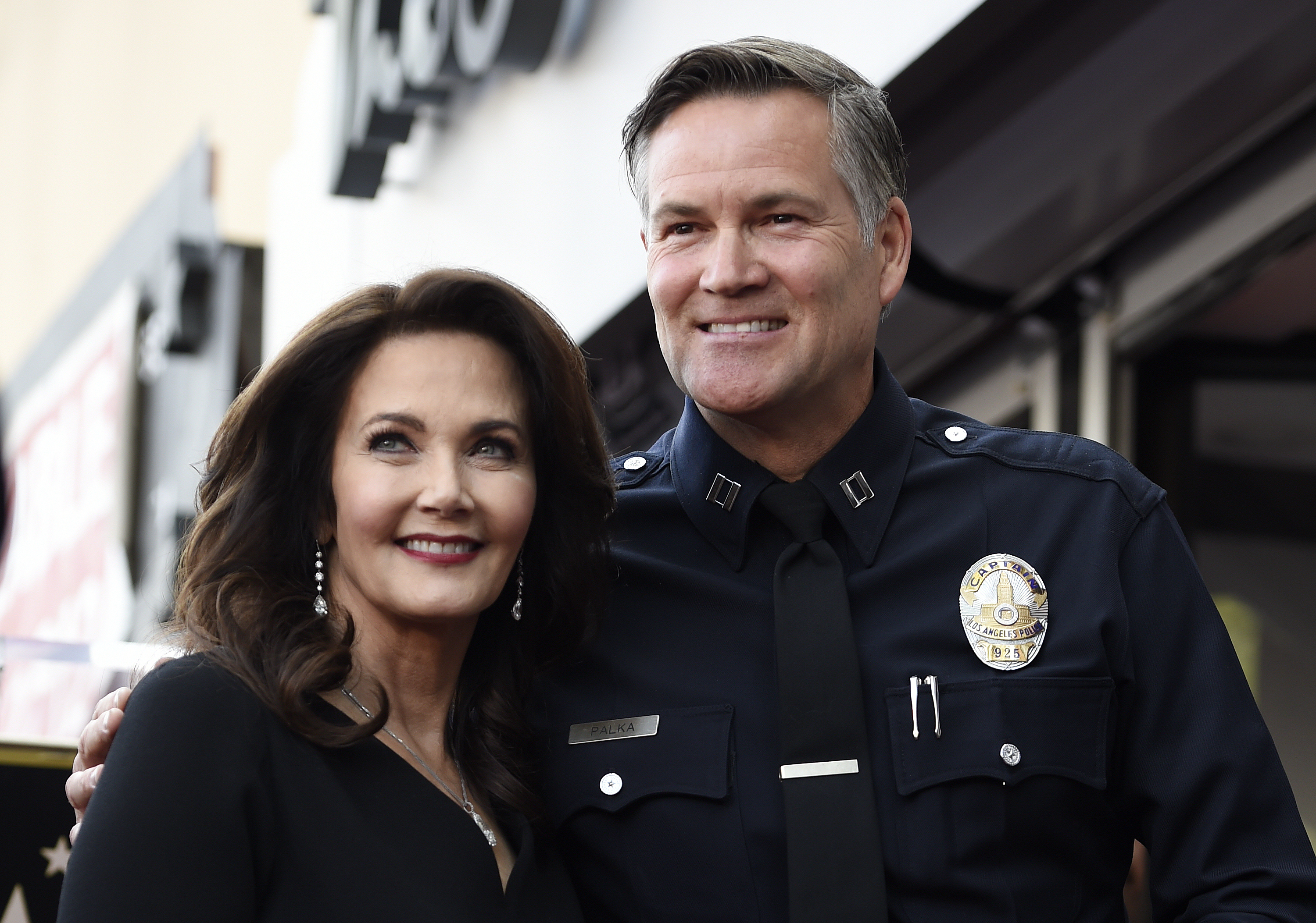 Former LAPD commander shared confidential information with CBS - Vimarsana News