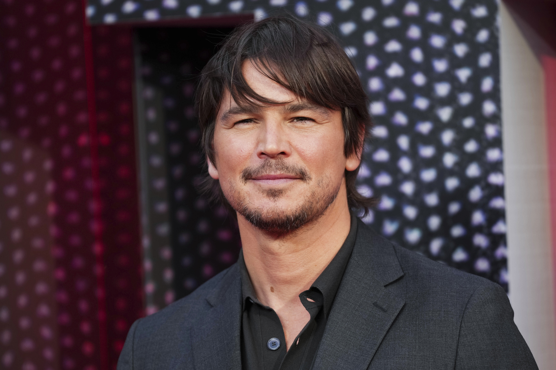 Josh Hartnett reveals why he traded L.A. and New York for a quieter life in England