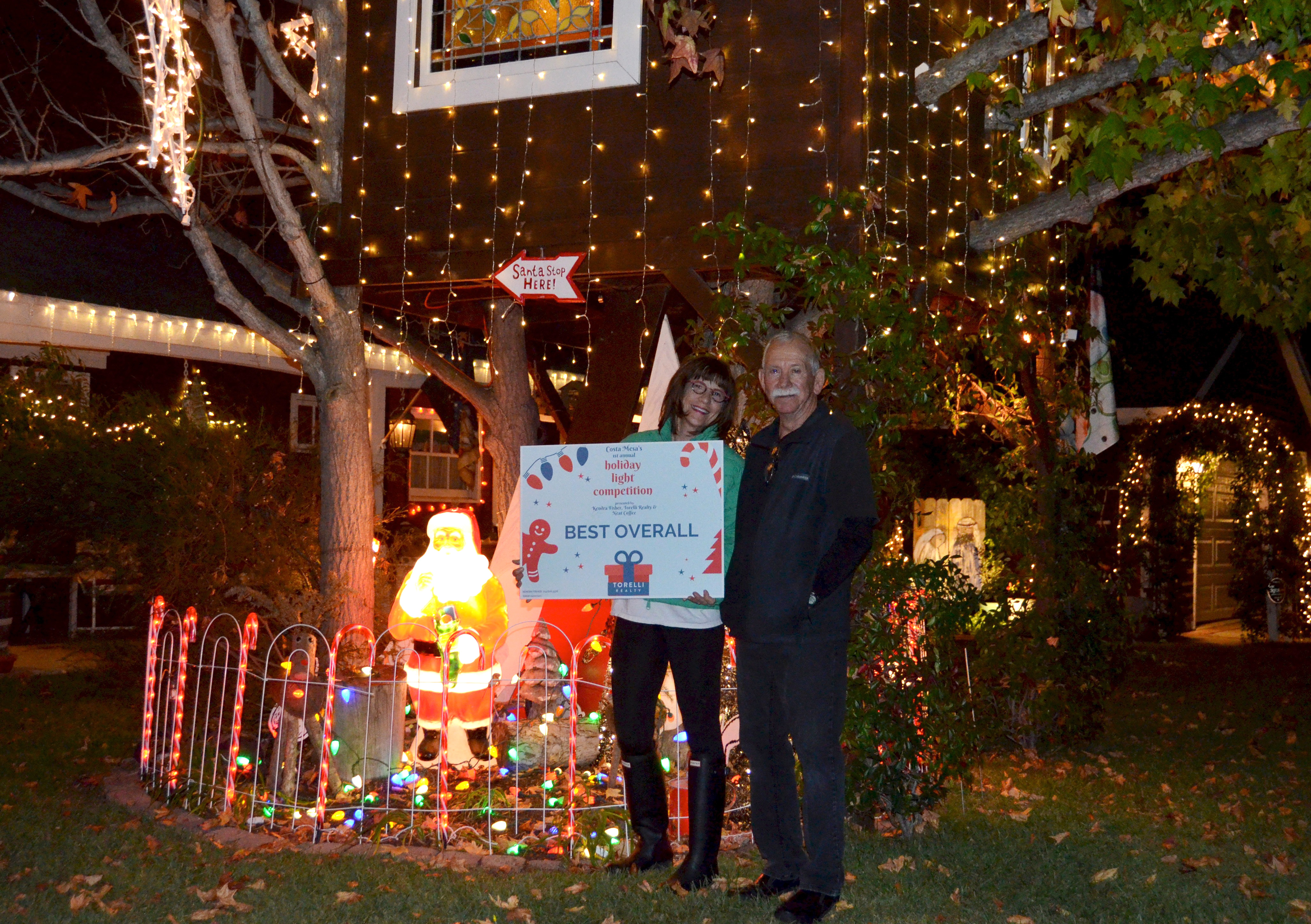4 Costa Mesa families named winners in revived holiday decorating contest - Vimarsana News