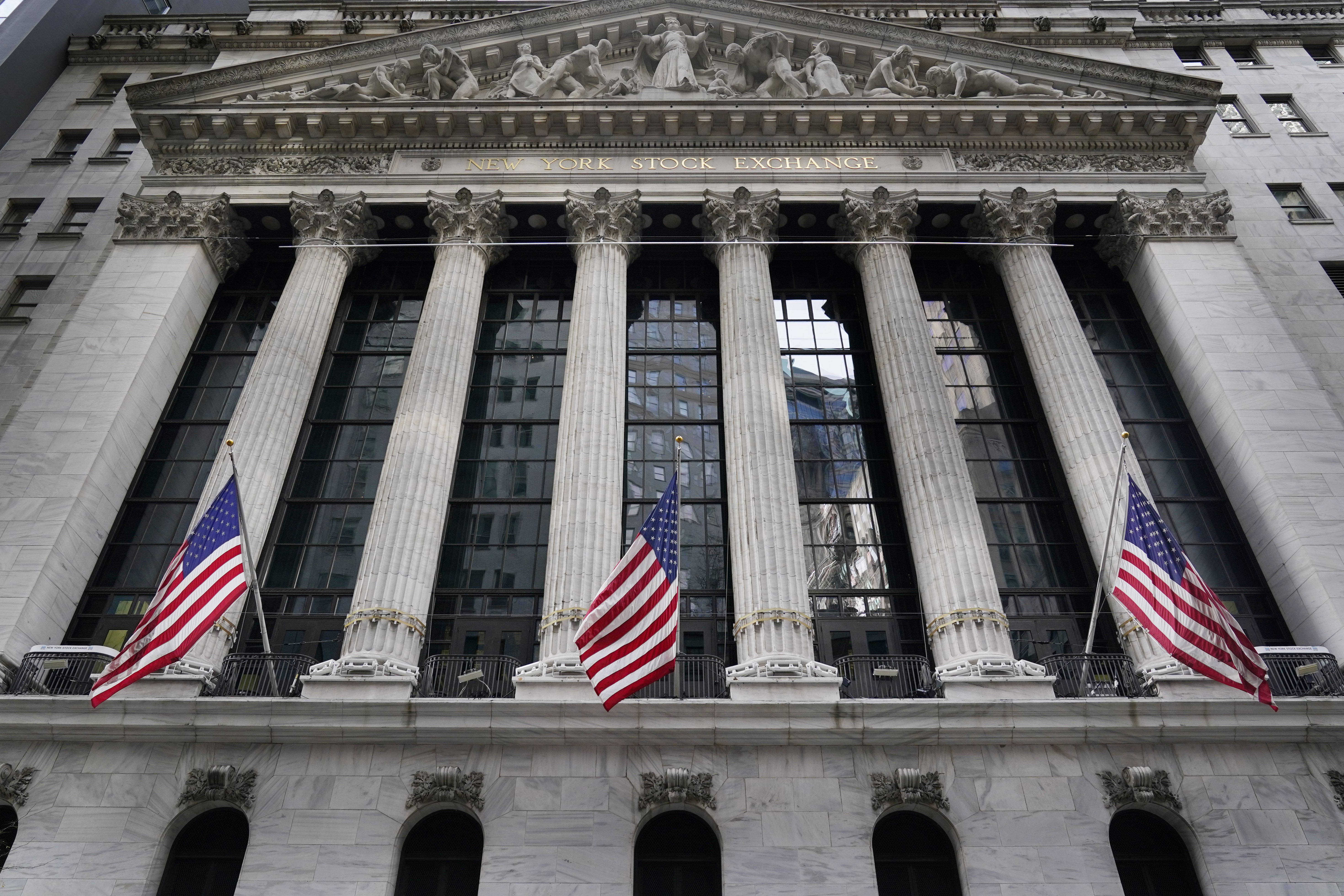 Stocks meander higher, scoring record highs for S&P 500, Dow - Vimarsana News