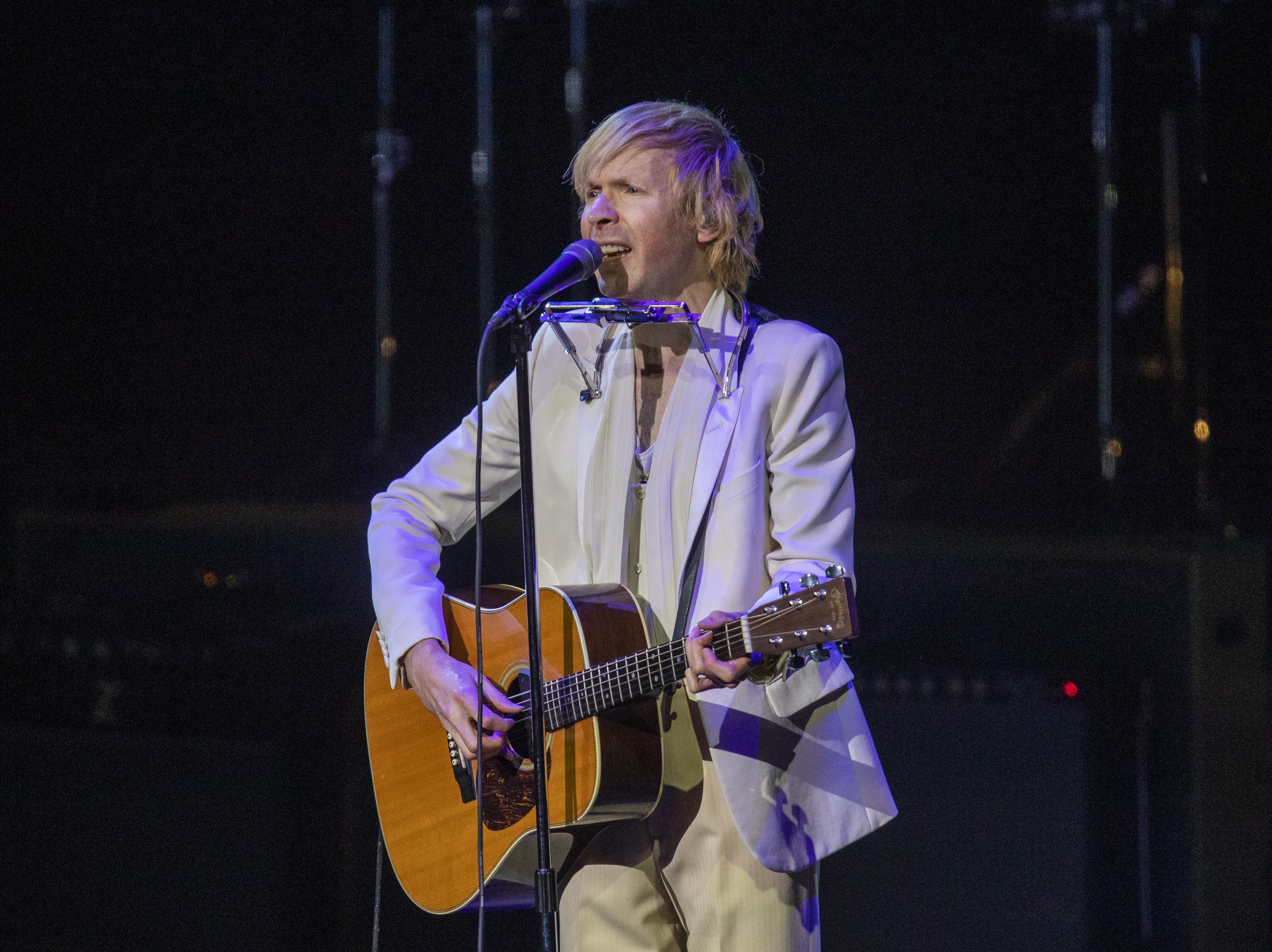 Beck celebrates the many guises of Los Angeles in homecoming show - Vimarsana News