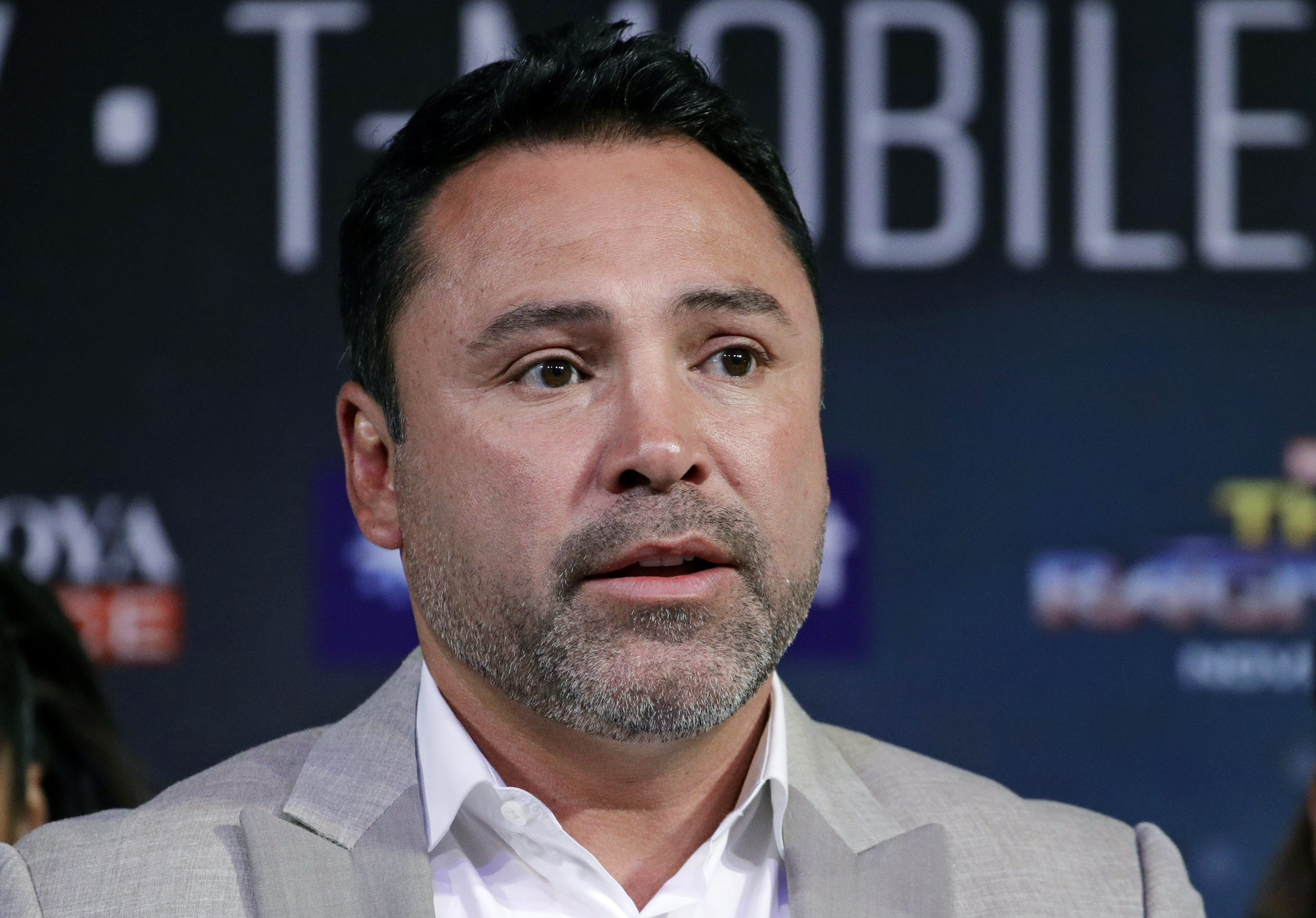 Oscar De La Hoya on the defensive after latest sex scandal - The San Diego Union-Tribune - Vimarsana News