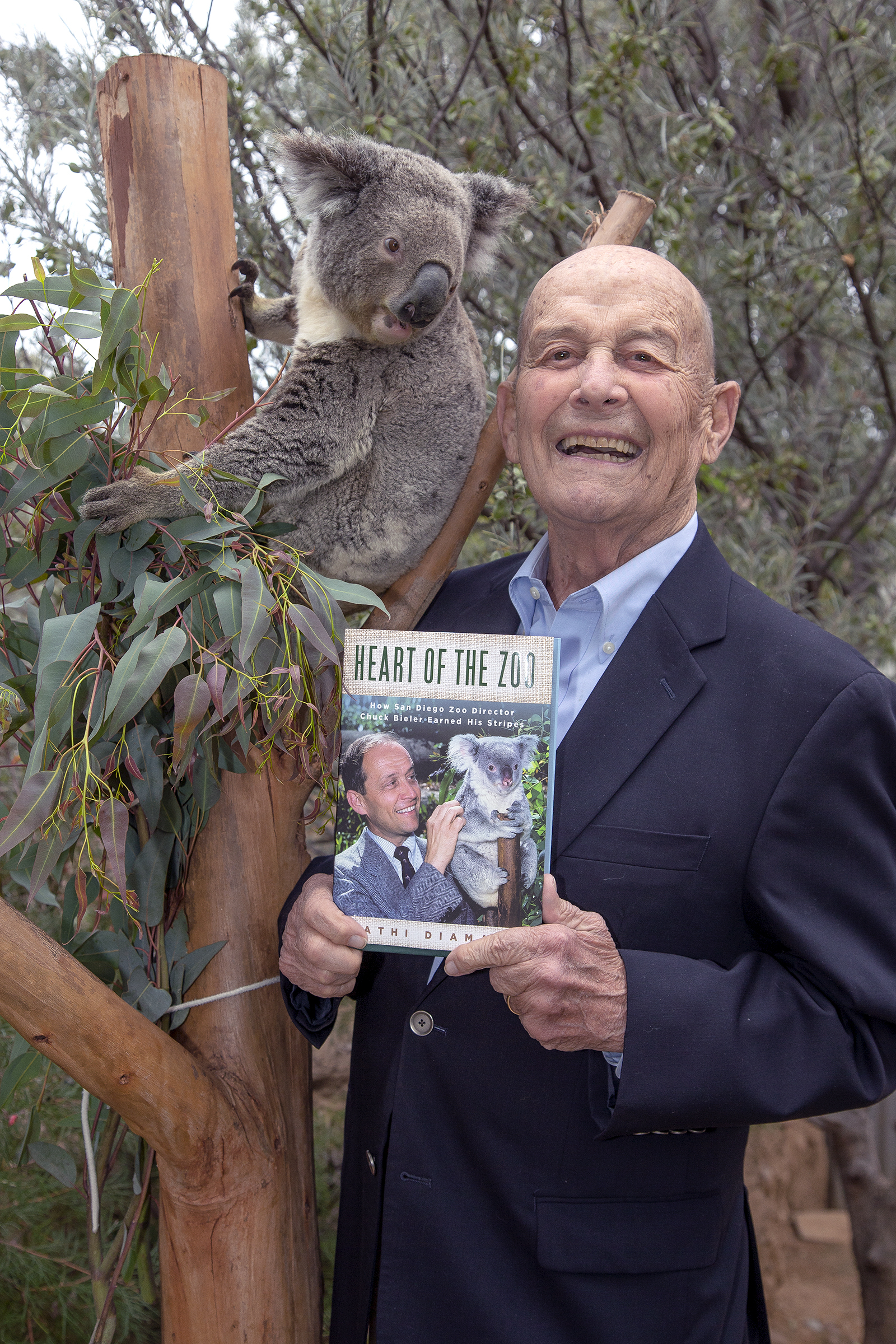 Book traces career of San Diego Zoo director Chuck Bieler - Vimarsana News