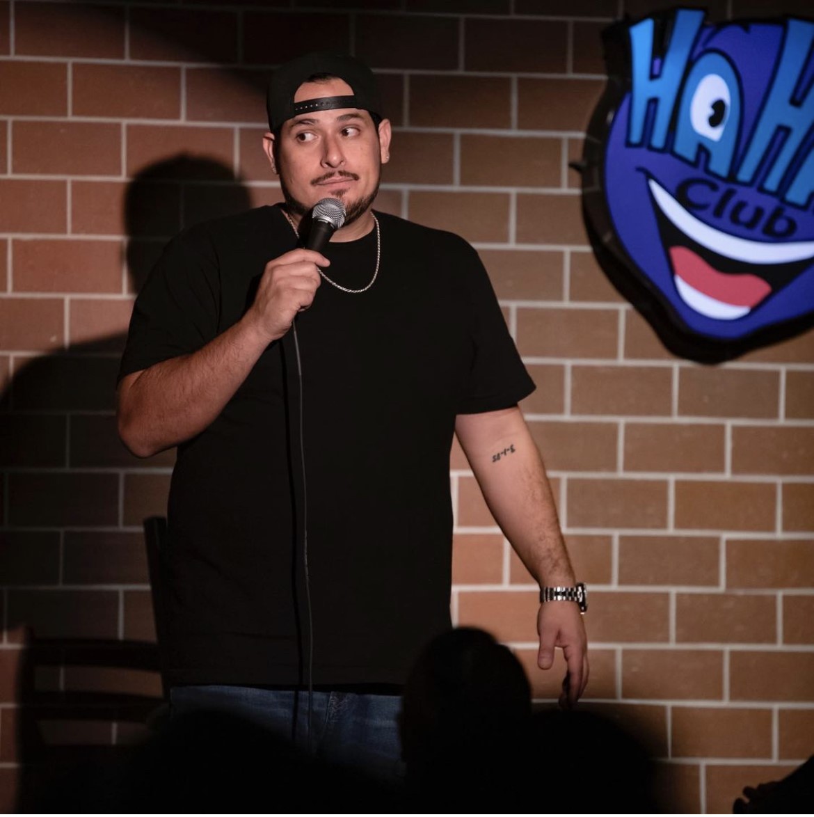 Armenian comic makes a perfect match combining a comedy show with a Middle Eastern wedding theme - Vimarsana News