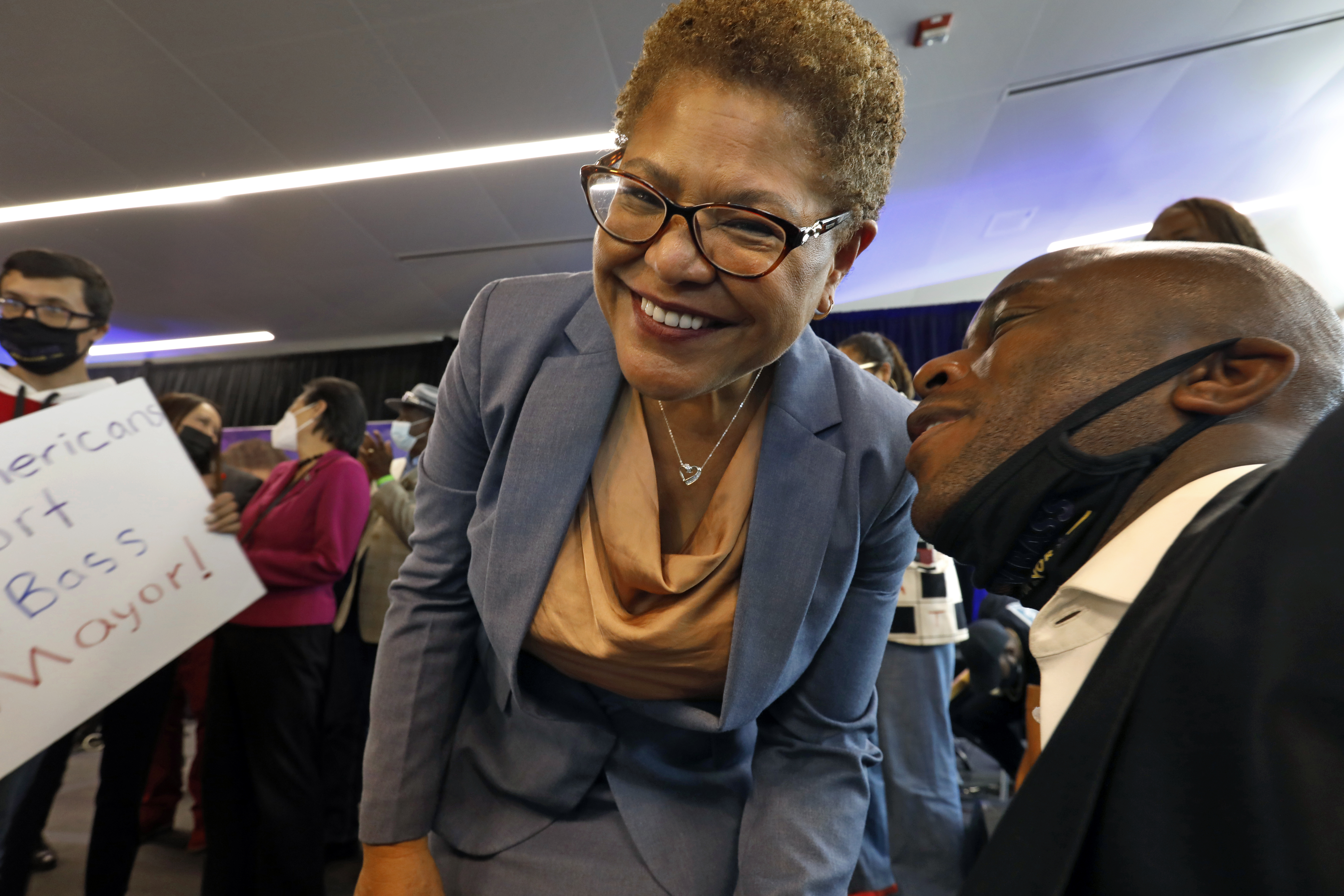 Some on L.A.'s left are frustrated with Karen Bass - Vimarsana News