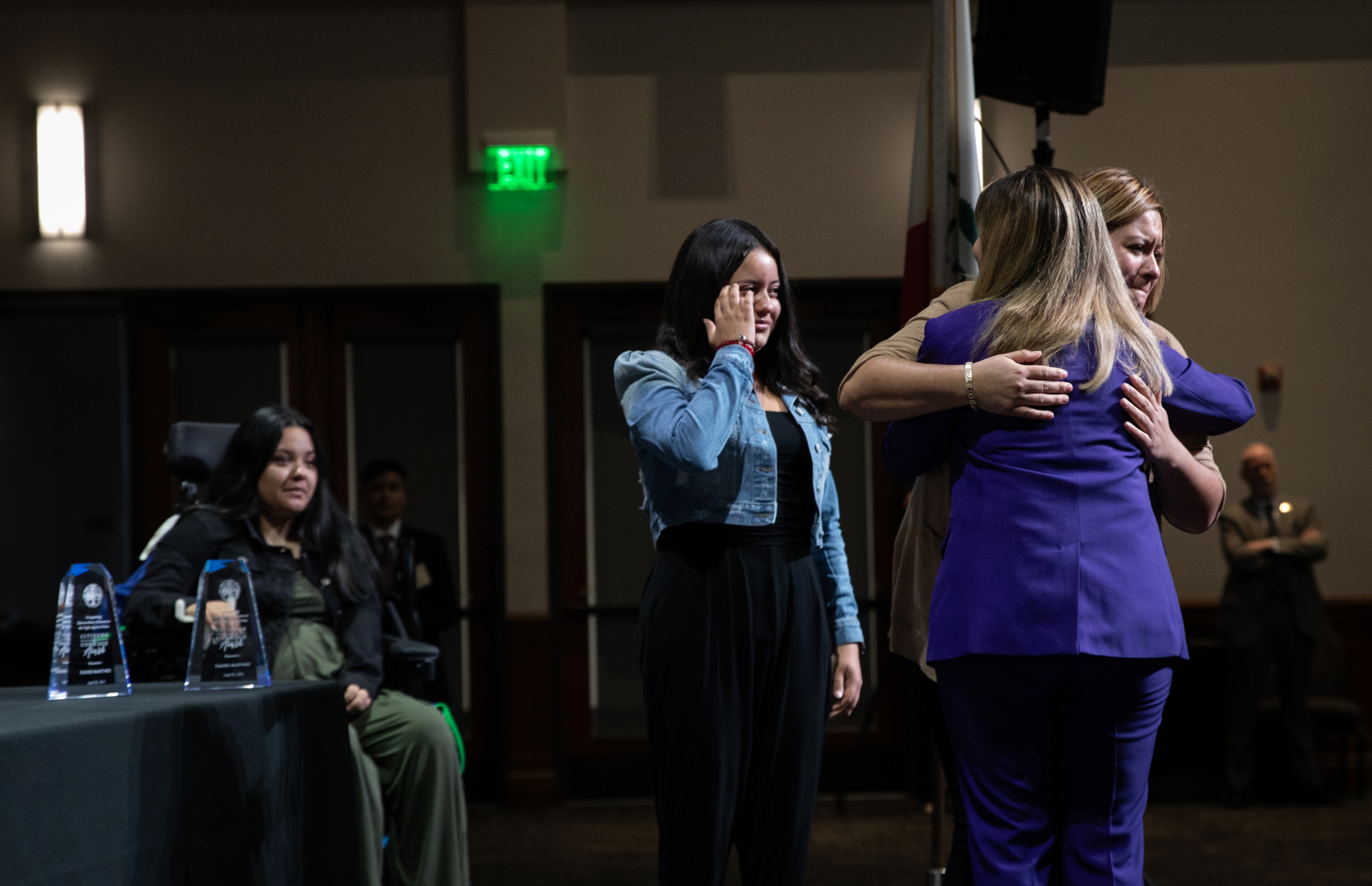 Courageous citizens who put lives in danger to help others are honored - Vimarsana News