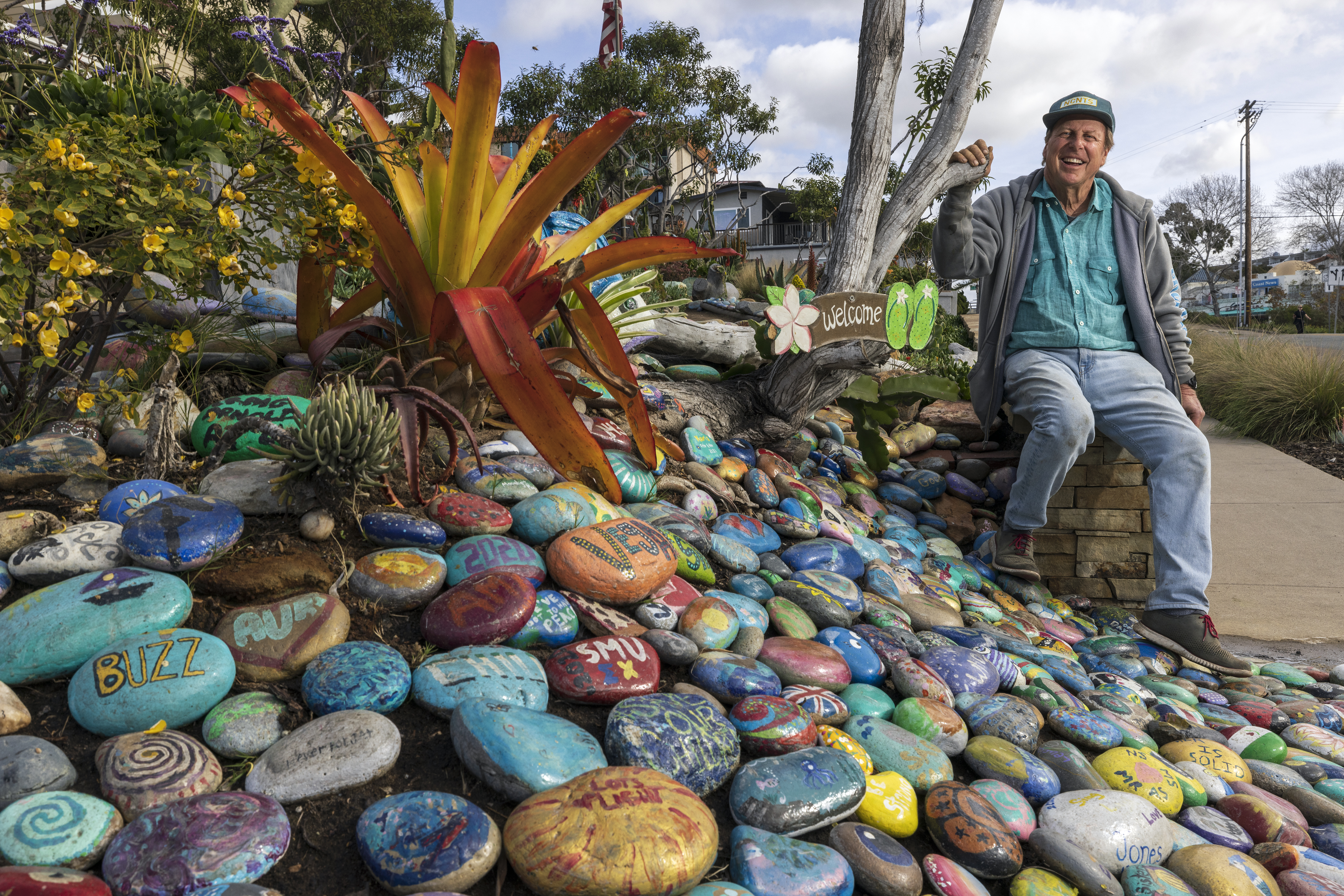 Dave's Rock Garden celebrates kindness, one painted stone at a time - Vimarsana News