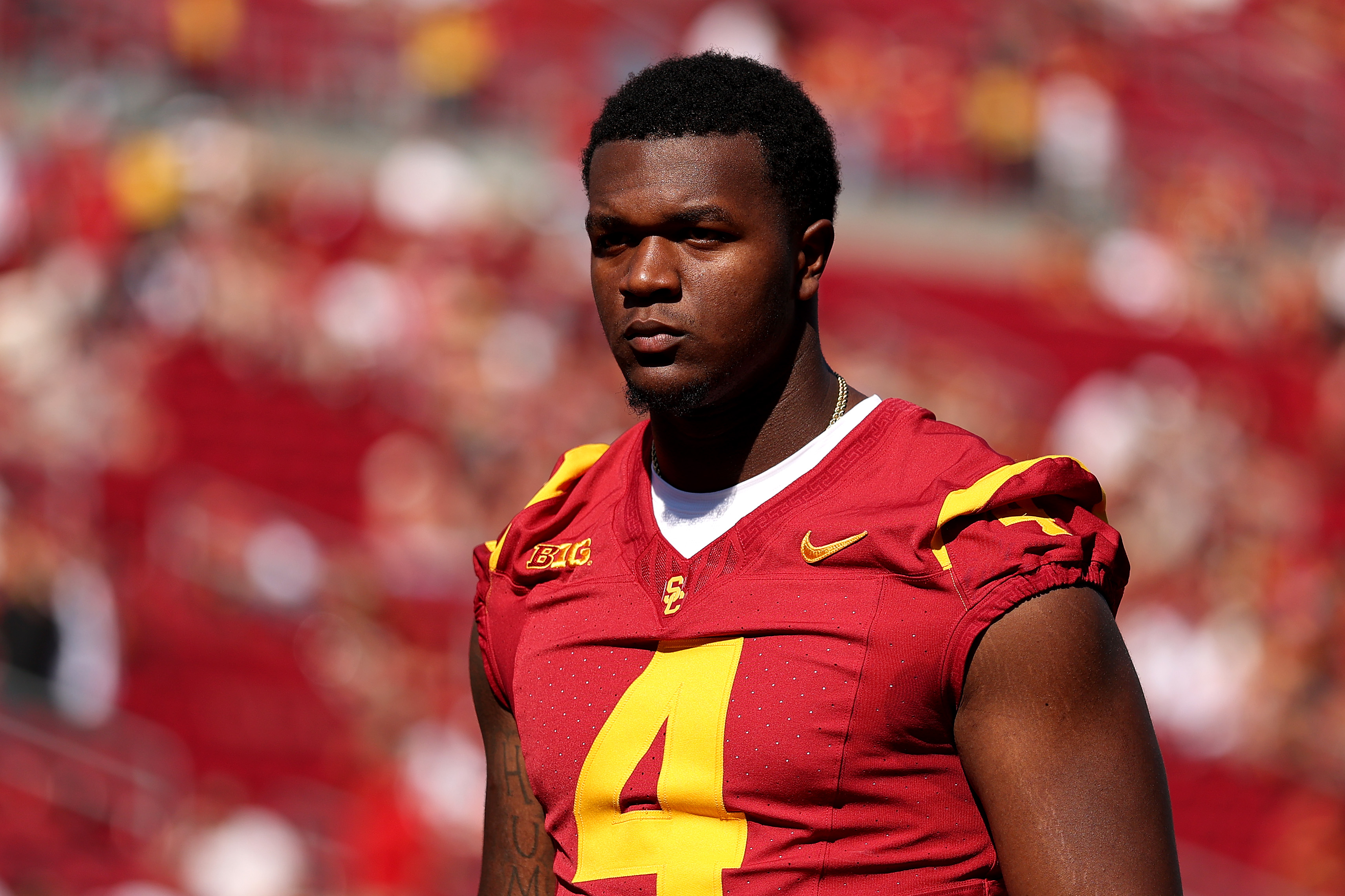 El back defensivo lesionado de la USC, Jahkeem Stewart, se perderá el primer partido de la temporada
