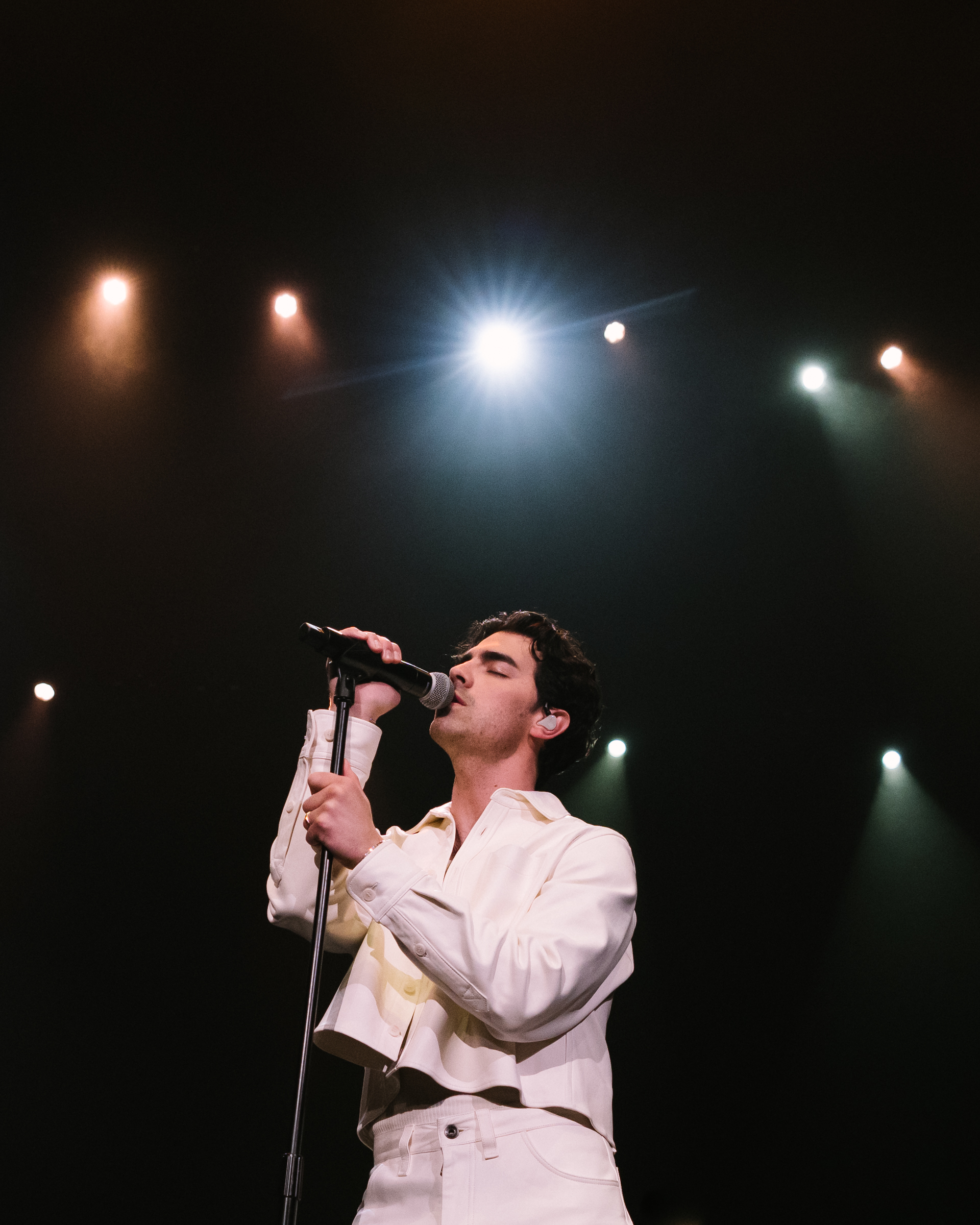The Jonas Brothers walk line between boy band and adulthood - Vimarsana News