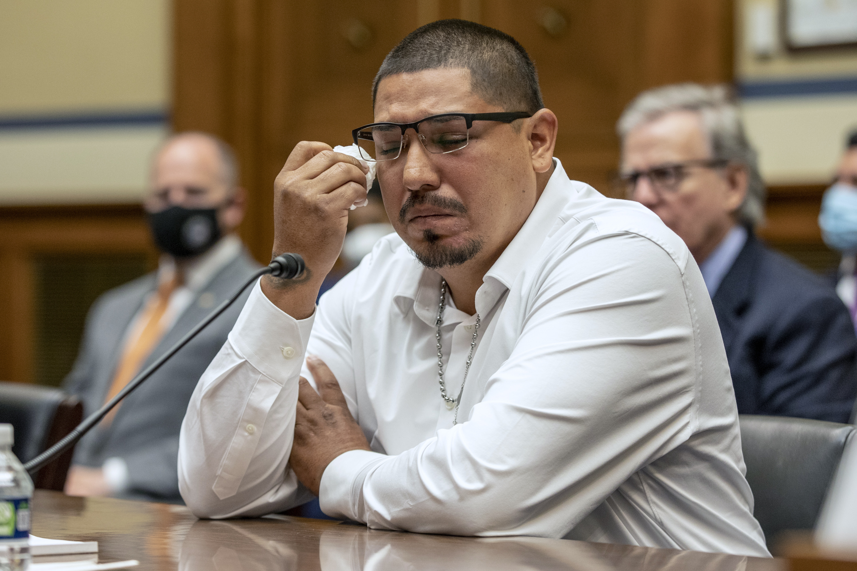 Gun violence hearing: Chilling moments of testimony about mass shootings - Vimarsana News