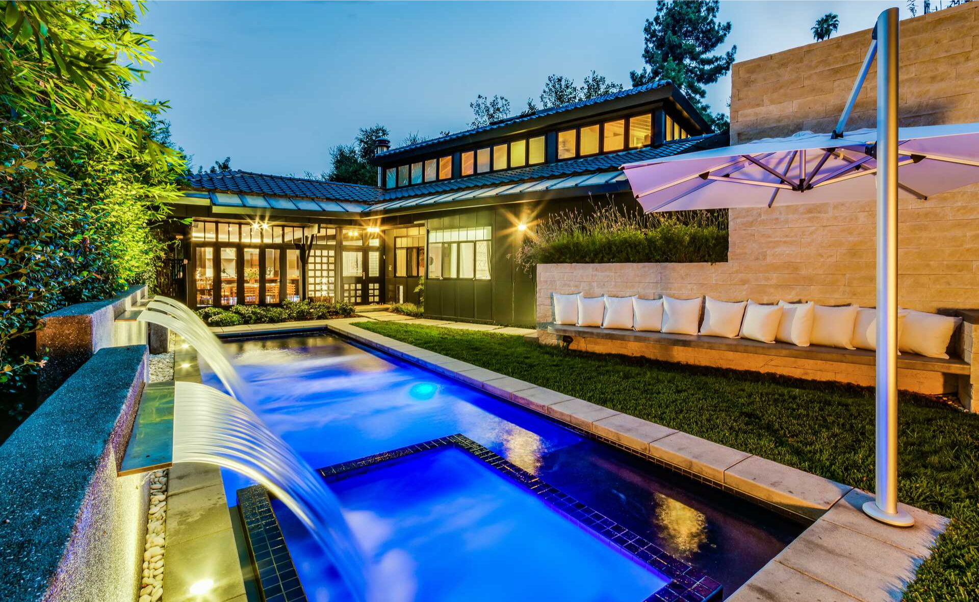 Tommy Lee buys a Japanese-inspired spread in Brentwood - Vimarsana News