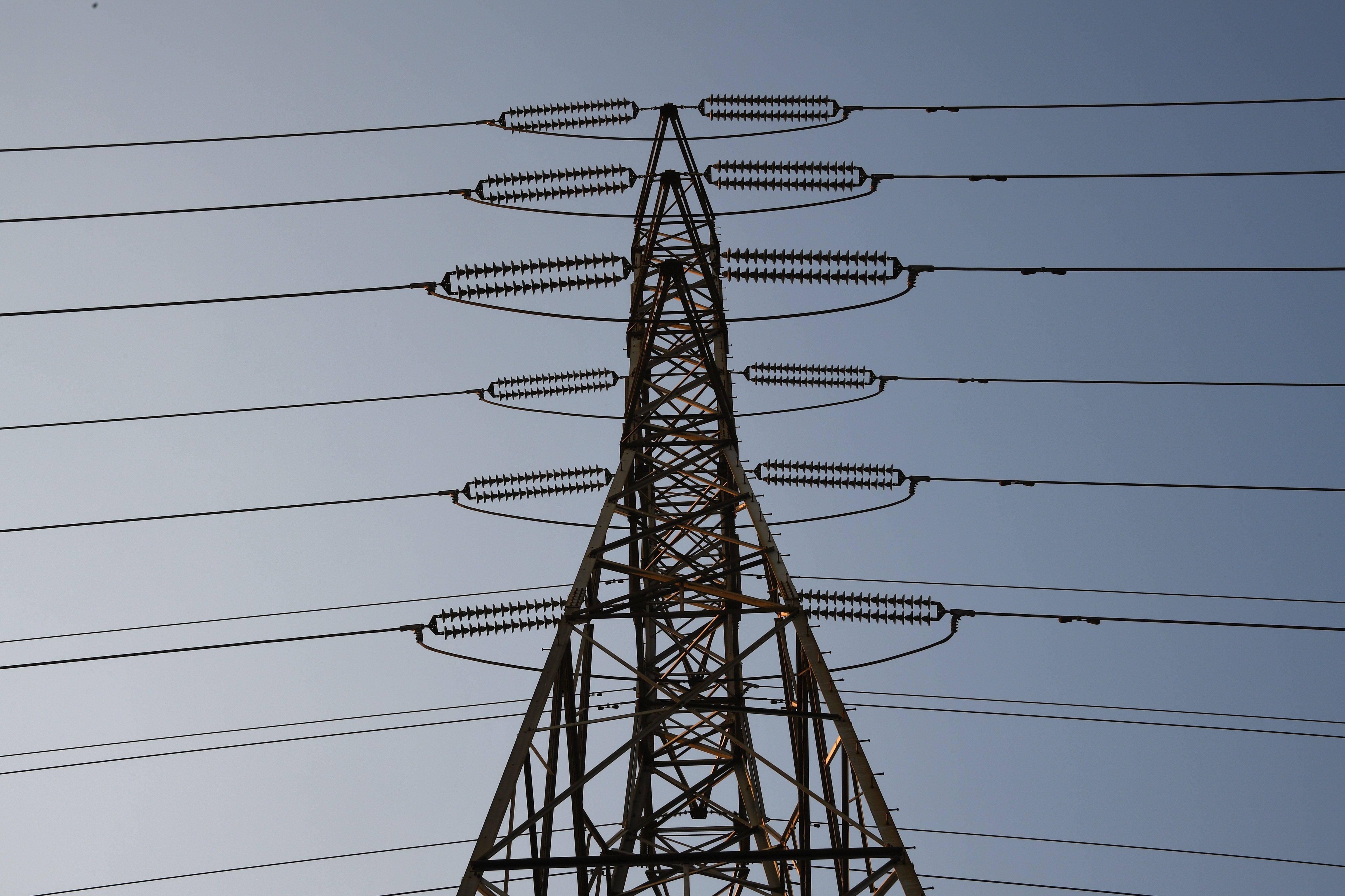 55,000 lose power as Southland winds increase wildfire risk - Vimarsana News