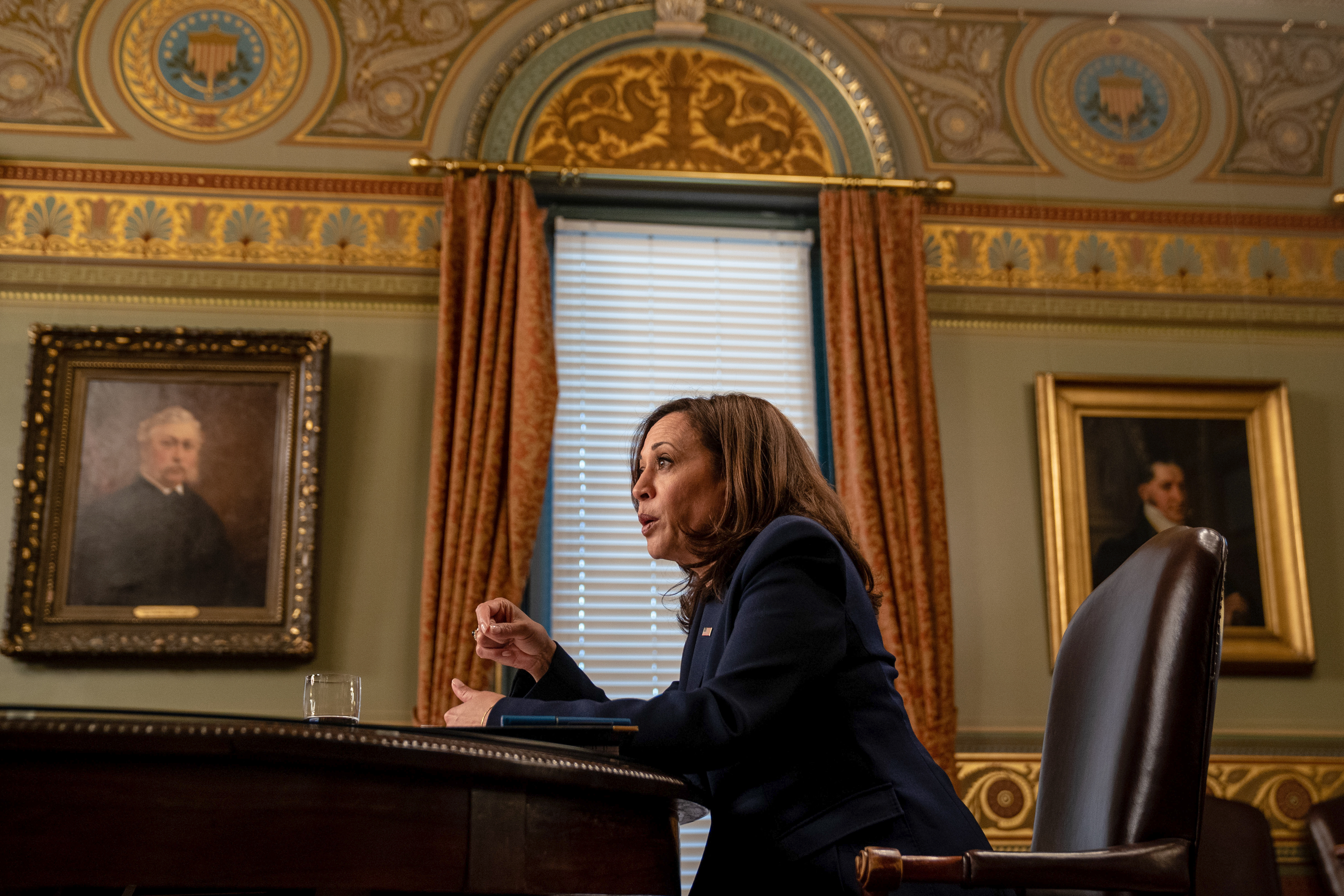 Kamala Harris, in toughest hour, is keeping a tighter circle - Vimarsana News