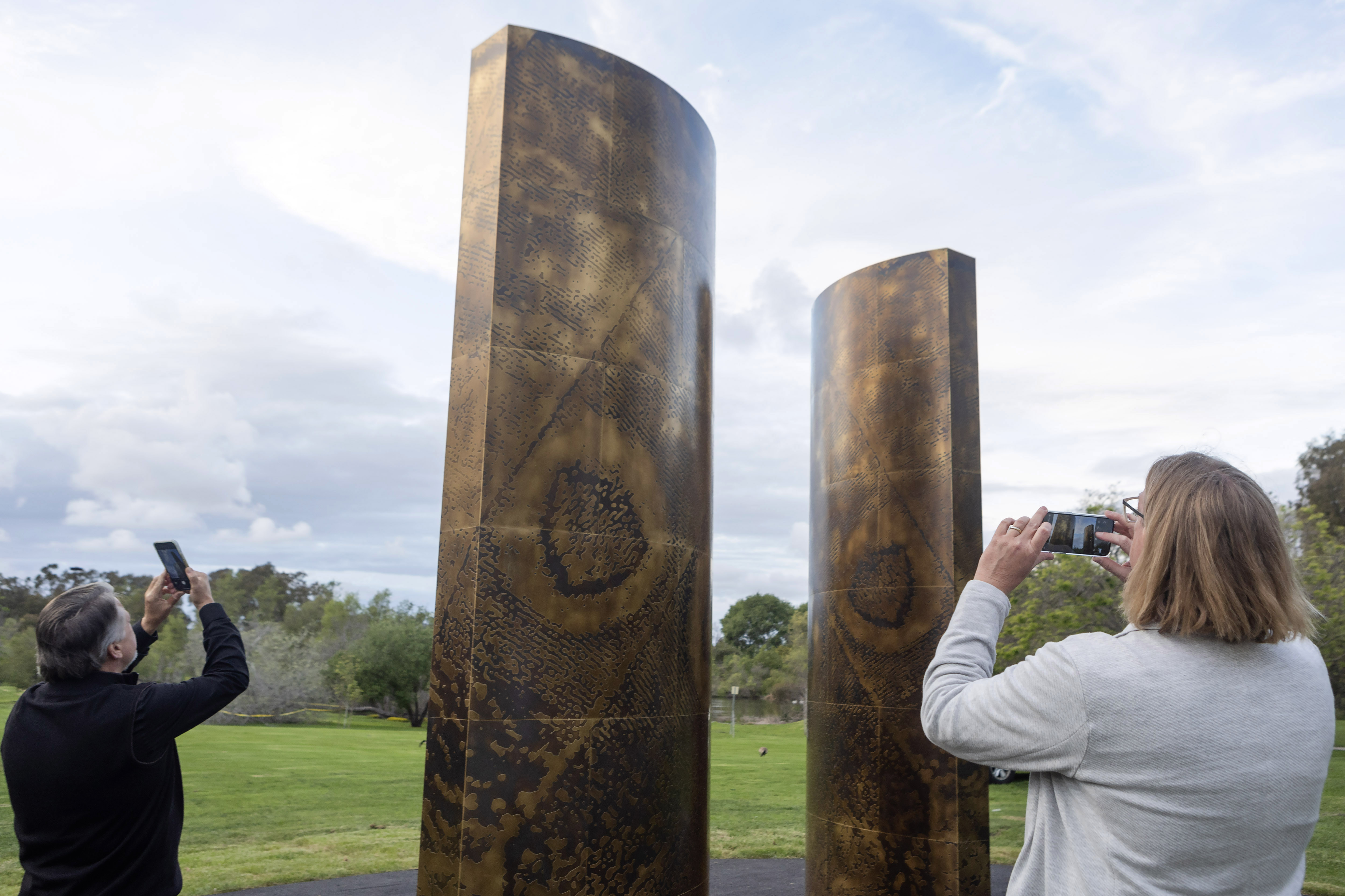 Huntington Beach debuts newest public art piece - Vimarsana News