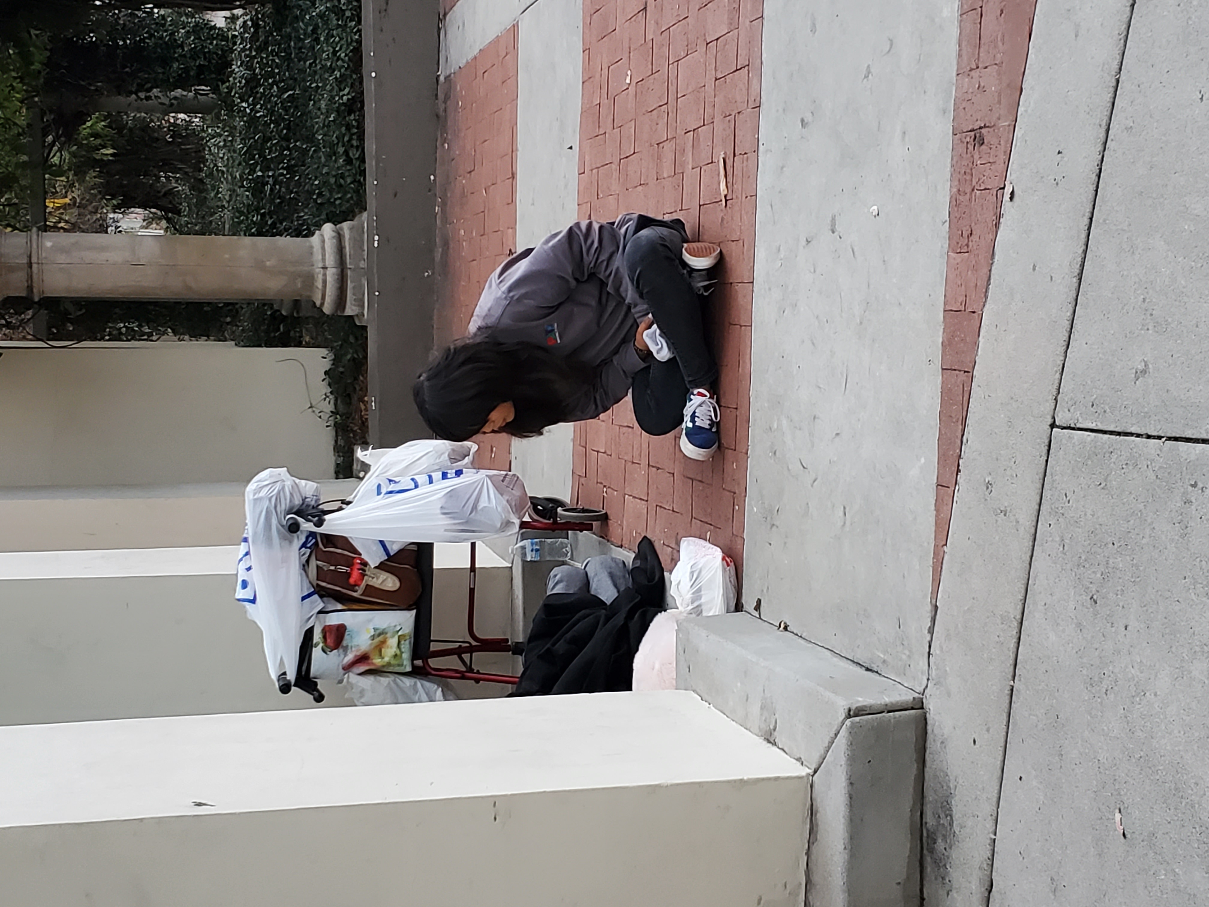 A PATH to housing: Specialists reach out to those in La Jolla who are homeless for the holidays - Vimarsana News
