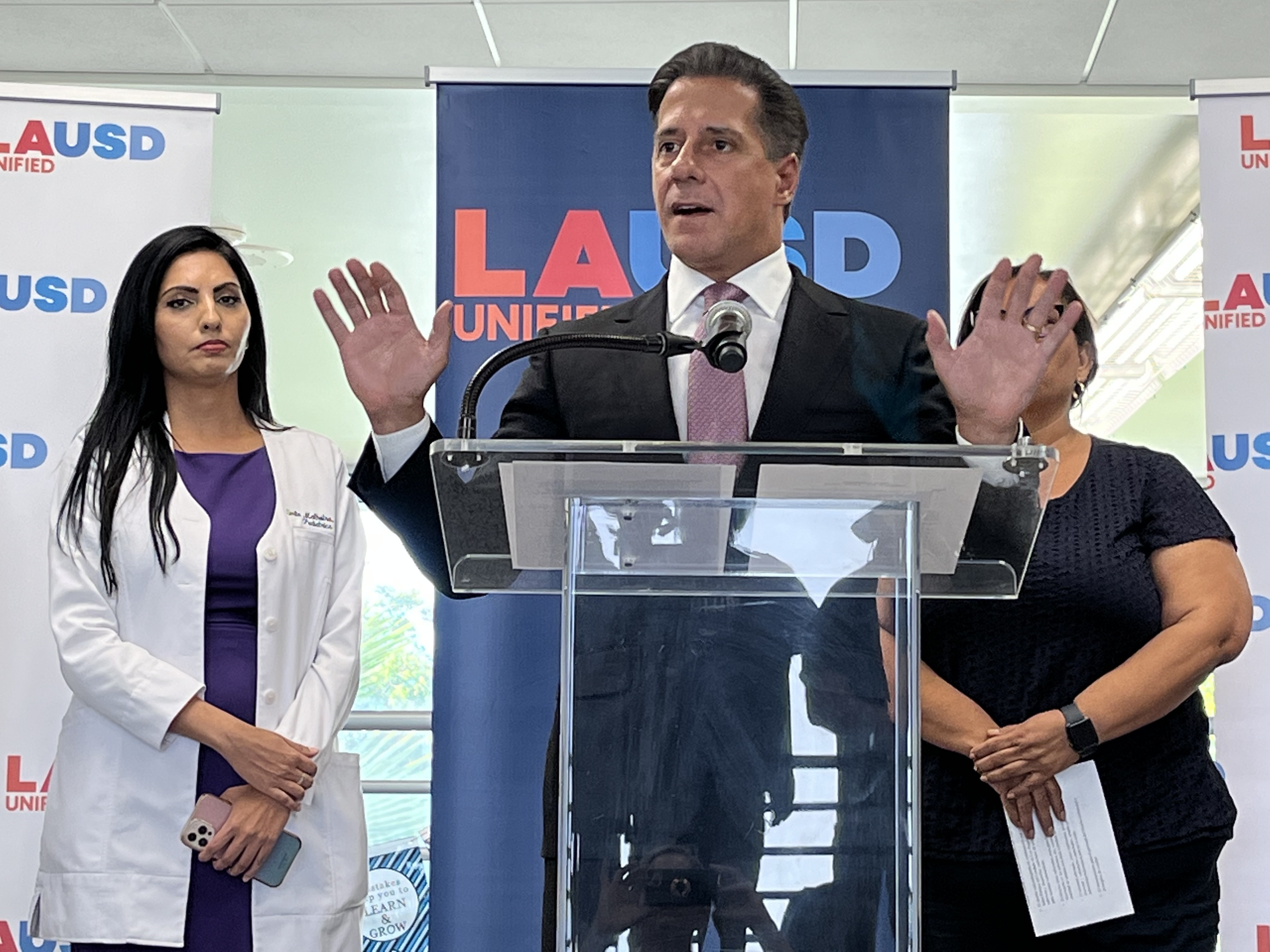 L.A. school district will provide overdose reversal drug naloxone to all campuses - Vimarsana News