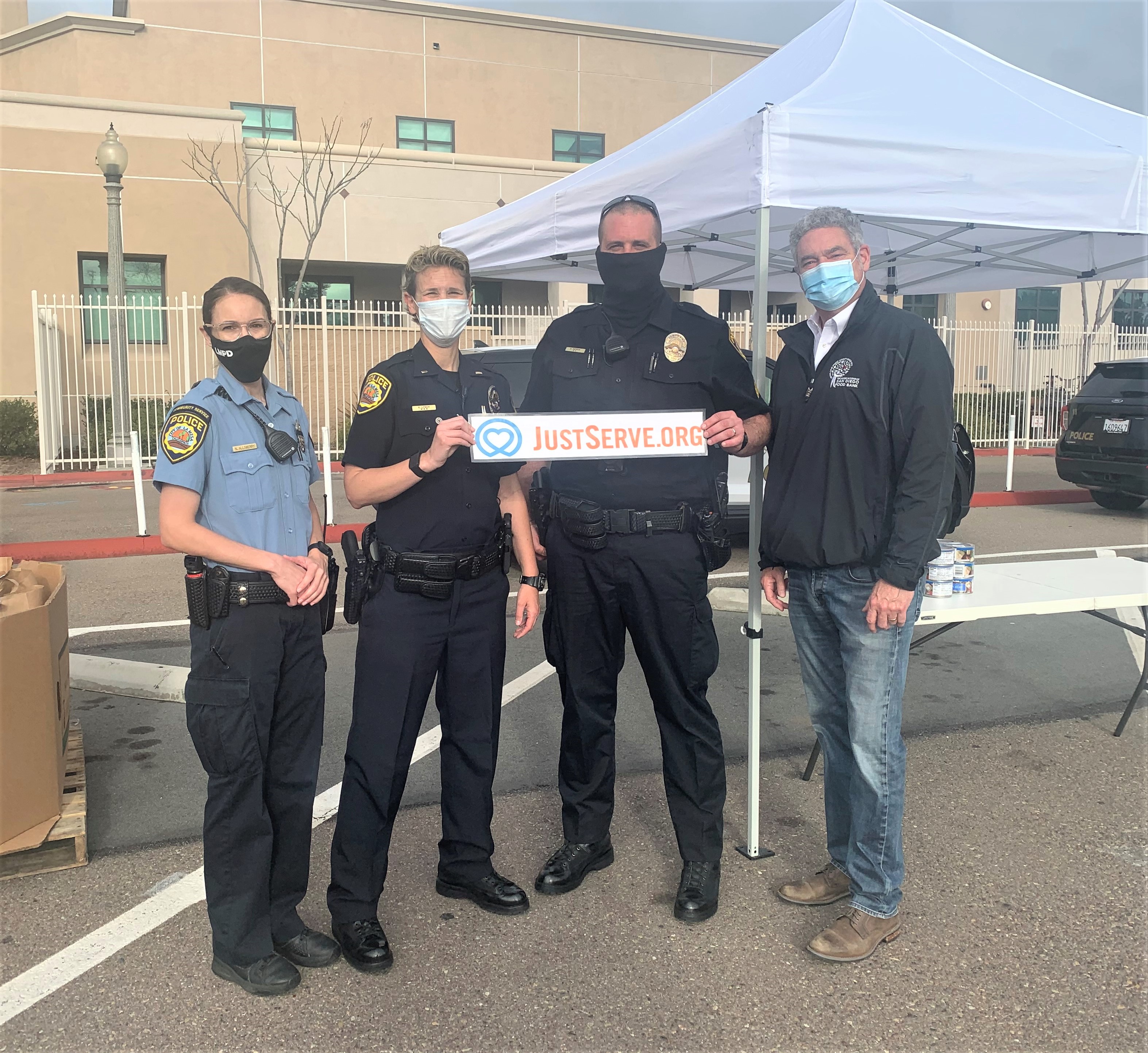 Drive-thru collects 106,700 pounds of food for S.D. Food Bank - Vimarsana News
