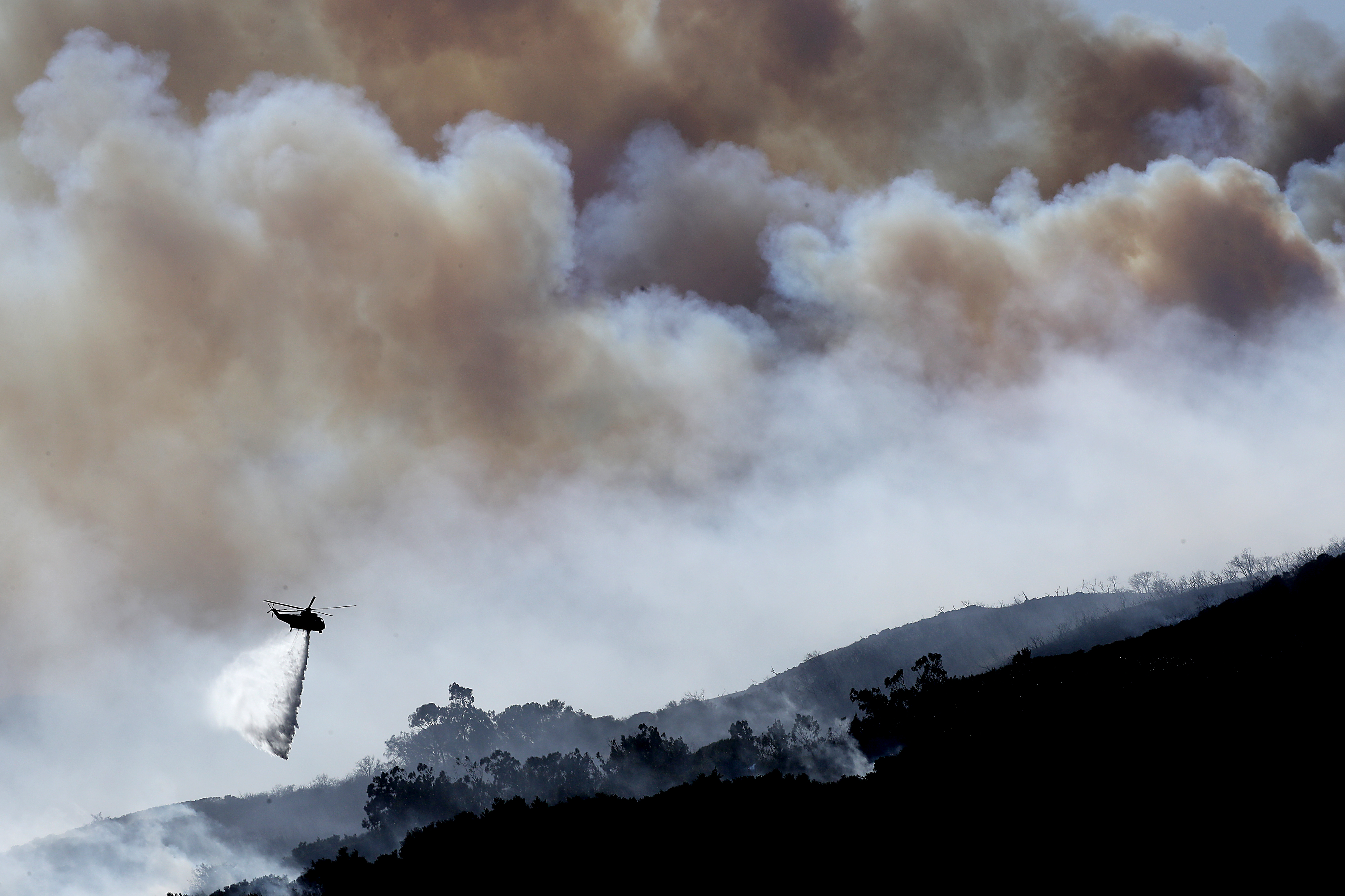 Alisal fire smoke triggers air quality advisory in L.A. - Vimarsana News
