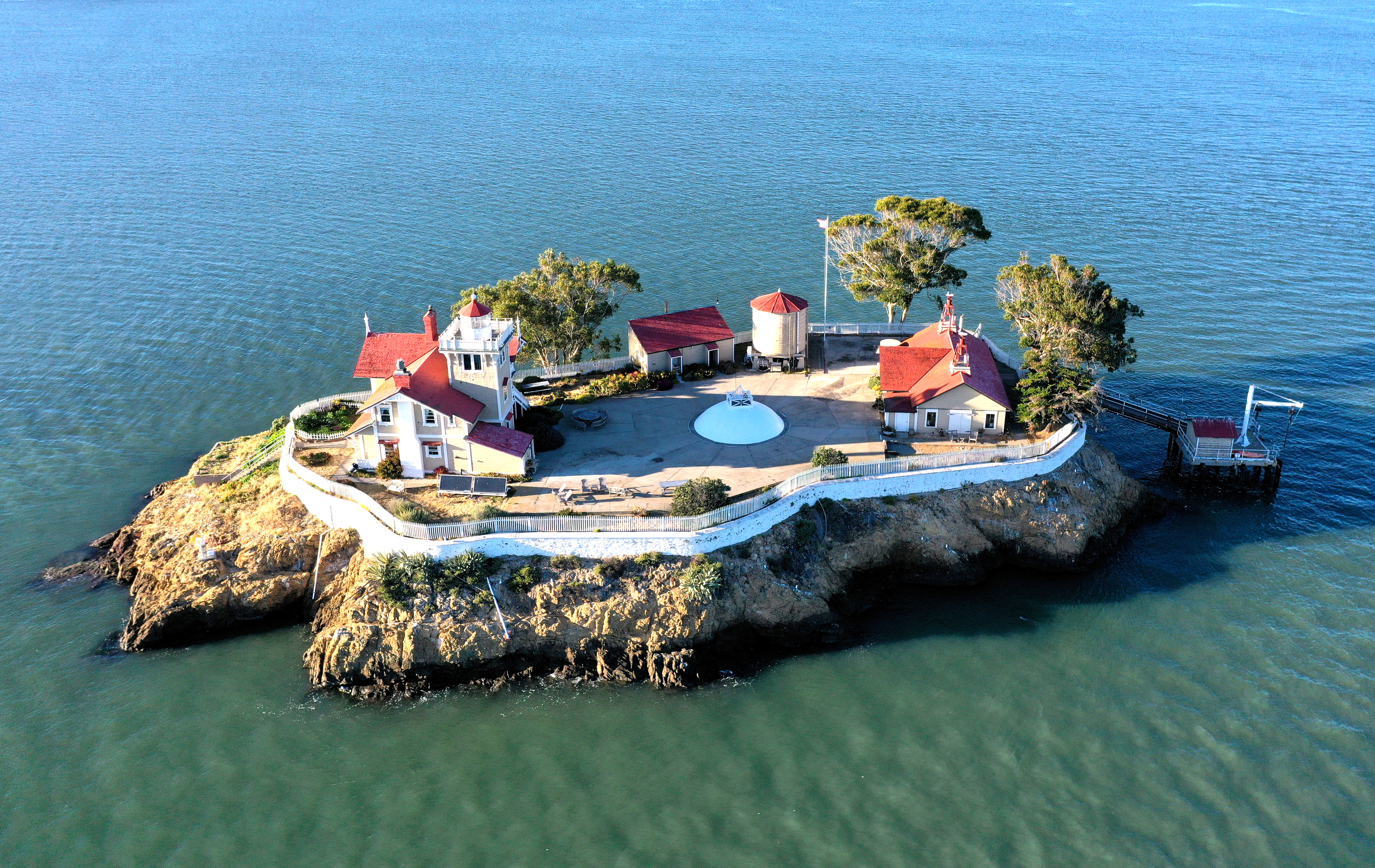 California bed-and-breakfast lighthouse beckons to adventurous would-be innkeepers - Vimarsana News