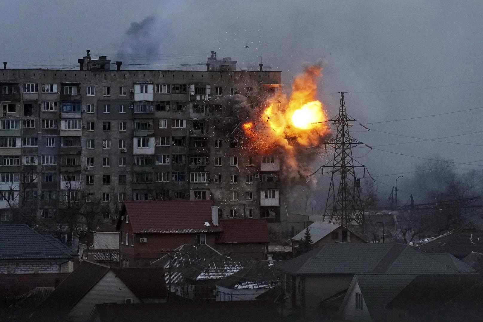 Russians push toward Kyiv, keep up siege of other cities - Vimarsana News