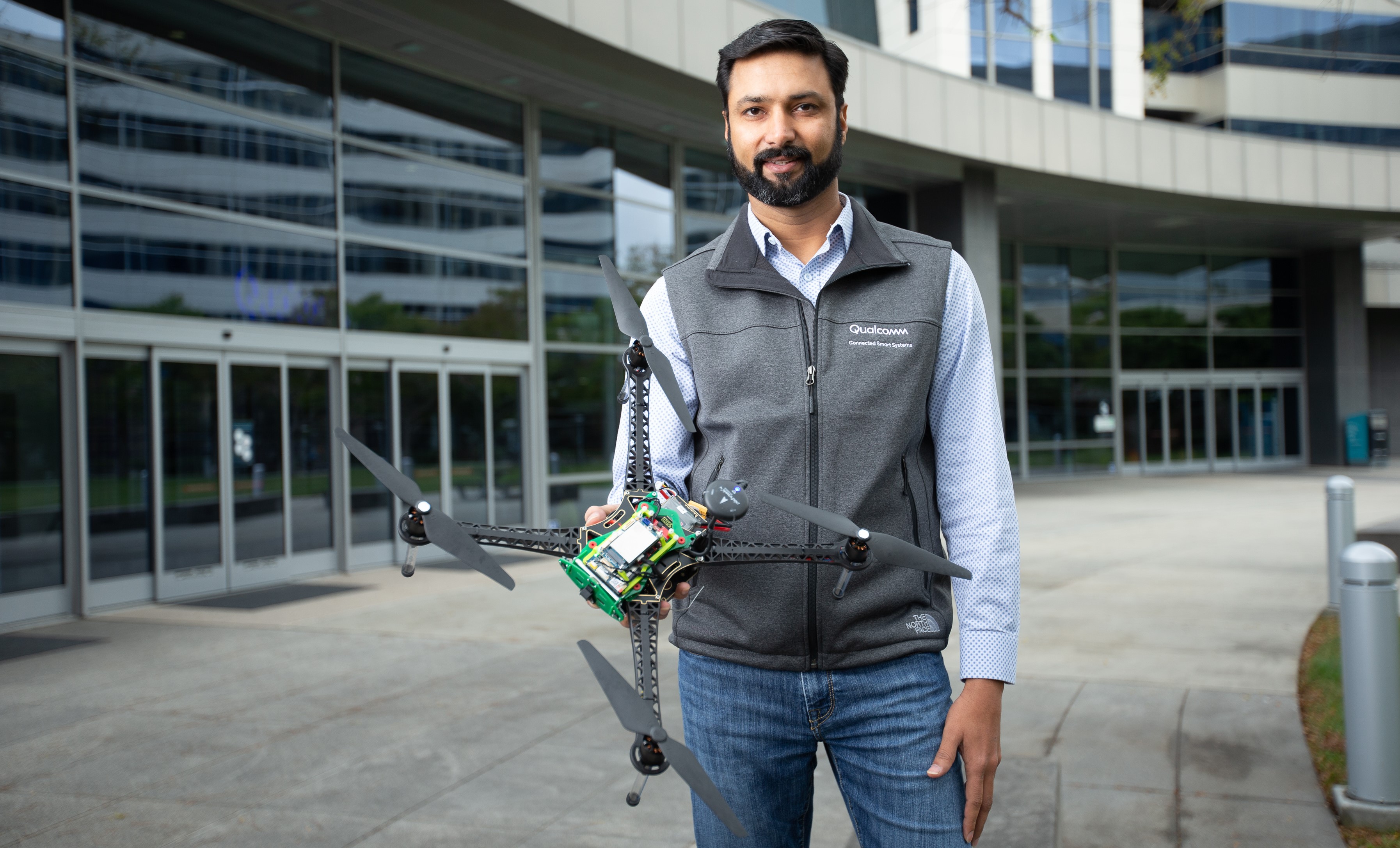 Smartphones in the sky: Qualcomm launches first 5G and AI platform targeting commercial drones - Vimarsana News