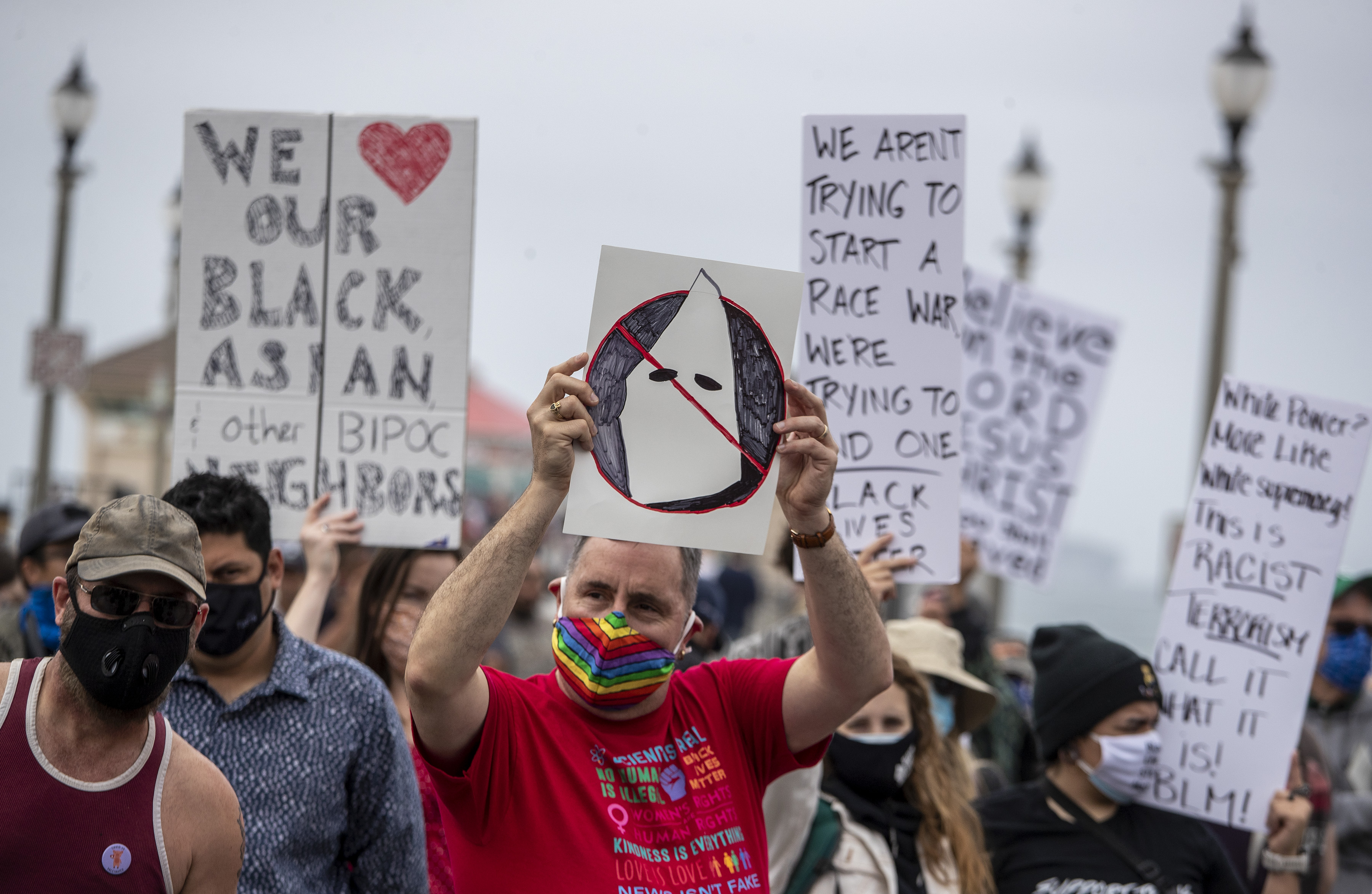 Why did the White Lives Matter Huntington Beach rally fail? - Vimarsana News