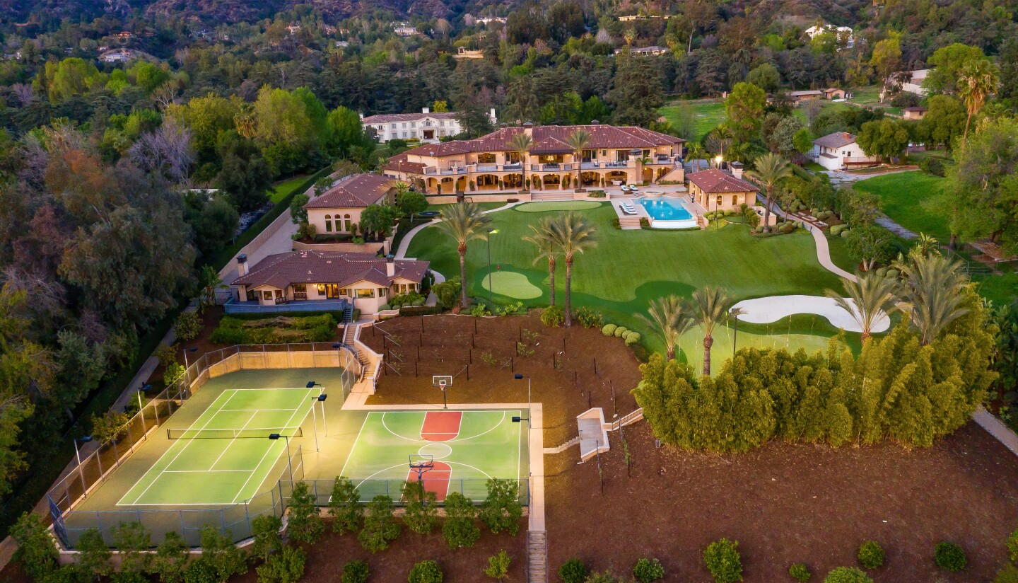 In-N-Out heiress Lynsi Snyder sells Bradbury mega-mansion for $16.25 million - Vimarsana News