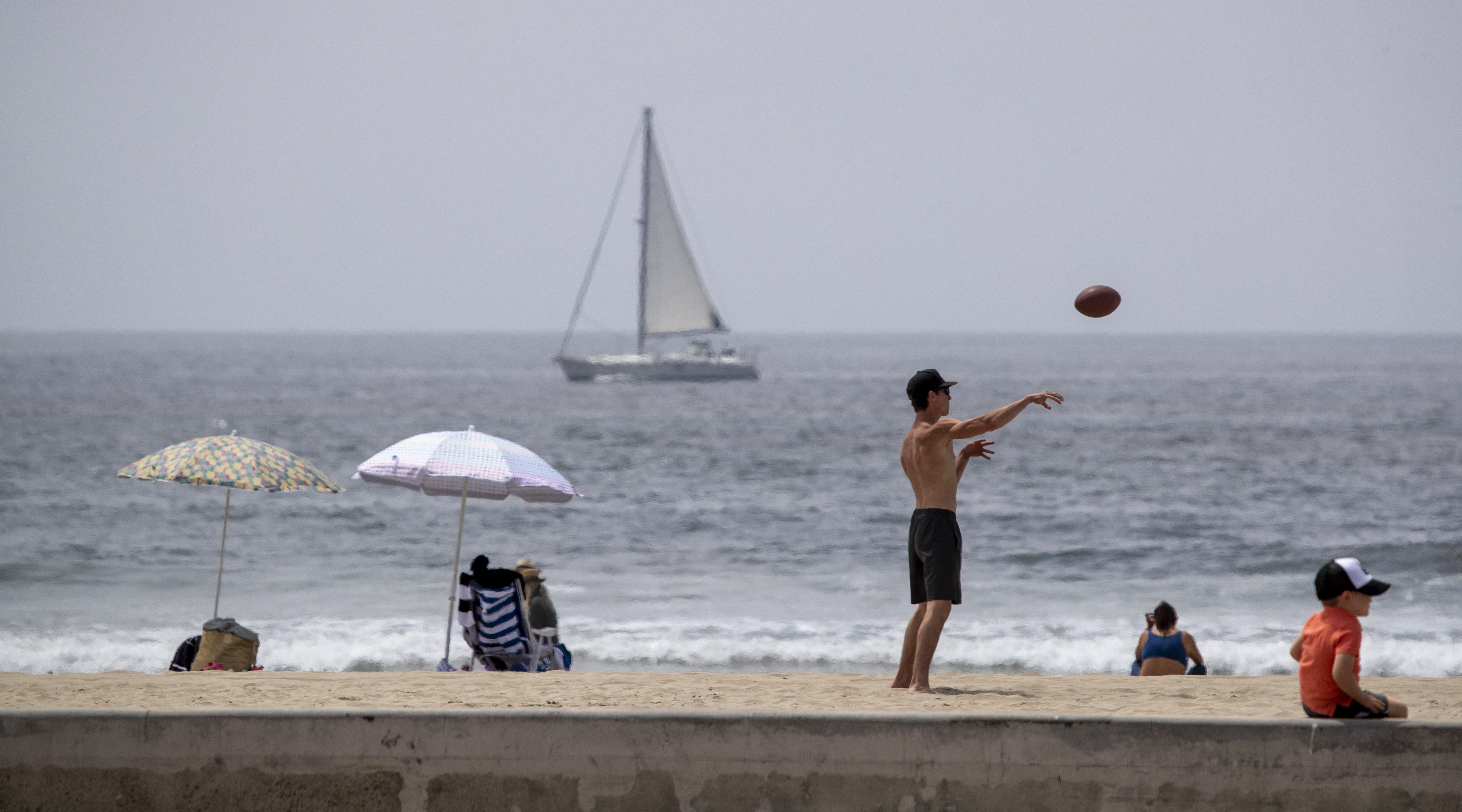 Oil slick off Newport Beach covers 13 square miles - Vimarsana News