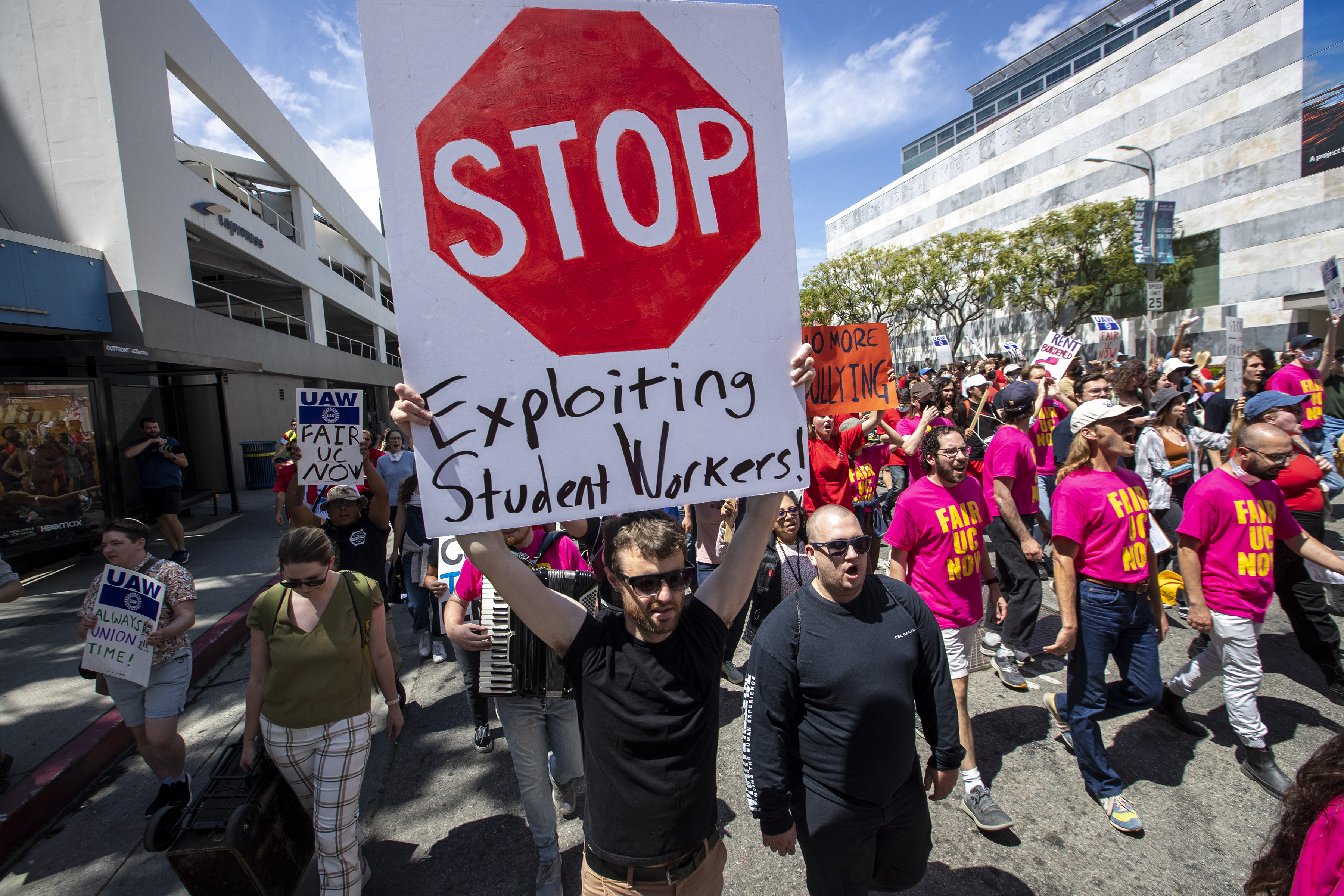 Nearly 48,000 UC graduate students poised to shut down many classes, labs and research with strike - Vimarsana News