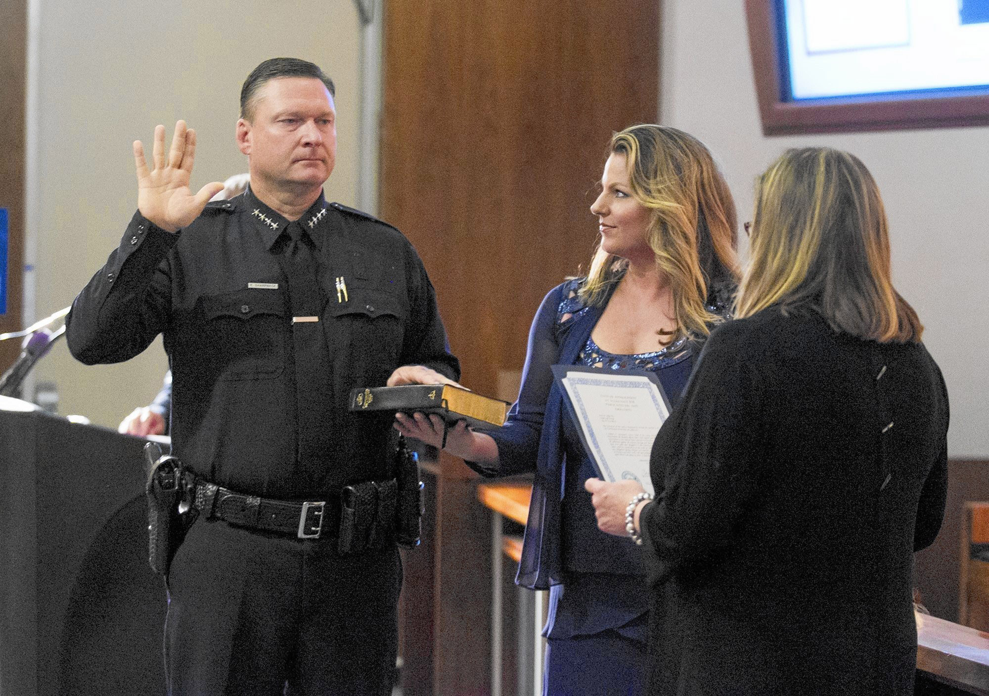 City of Costa Mesa settles legal dispute with former Police Chief Sharpnack for $585K - Vimarsana News