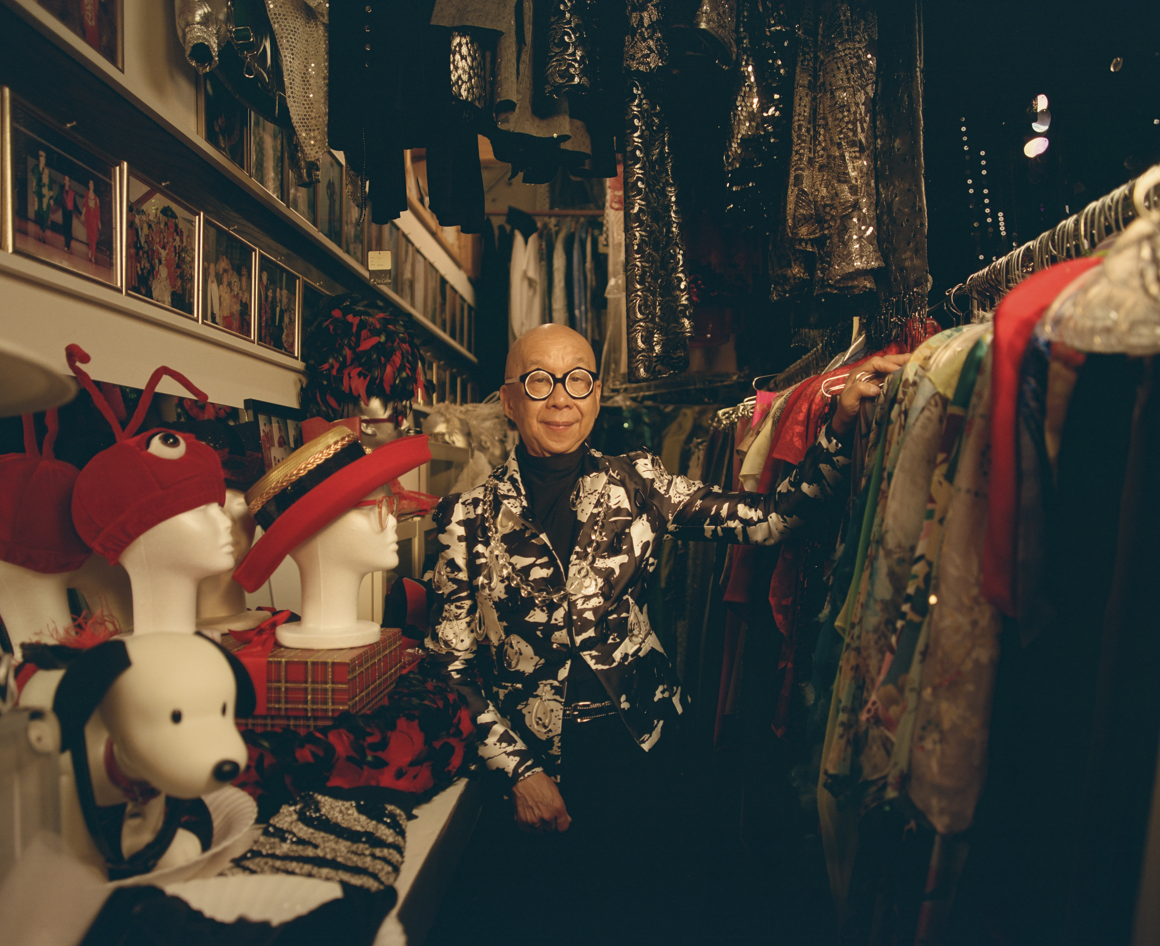 L.A. fashion designer turns his loft into Asian Village - Vimarsana News