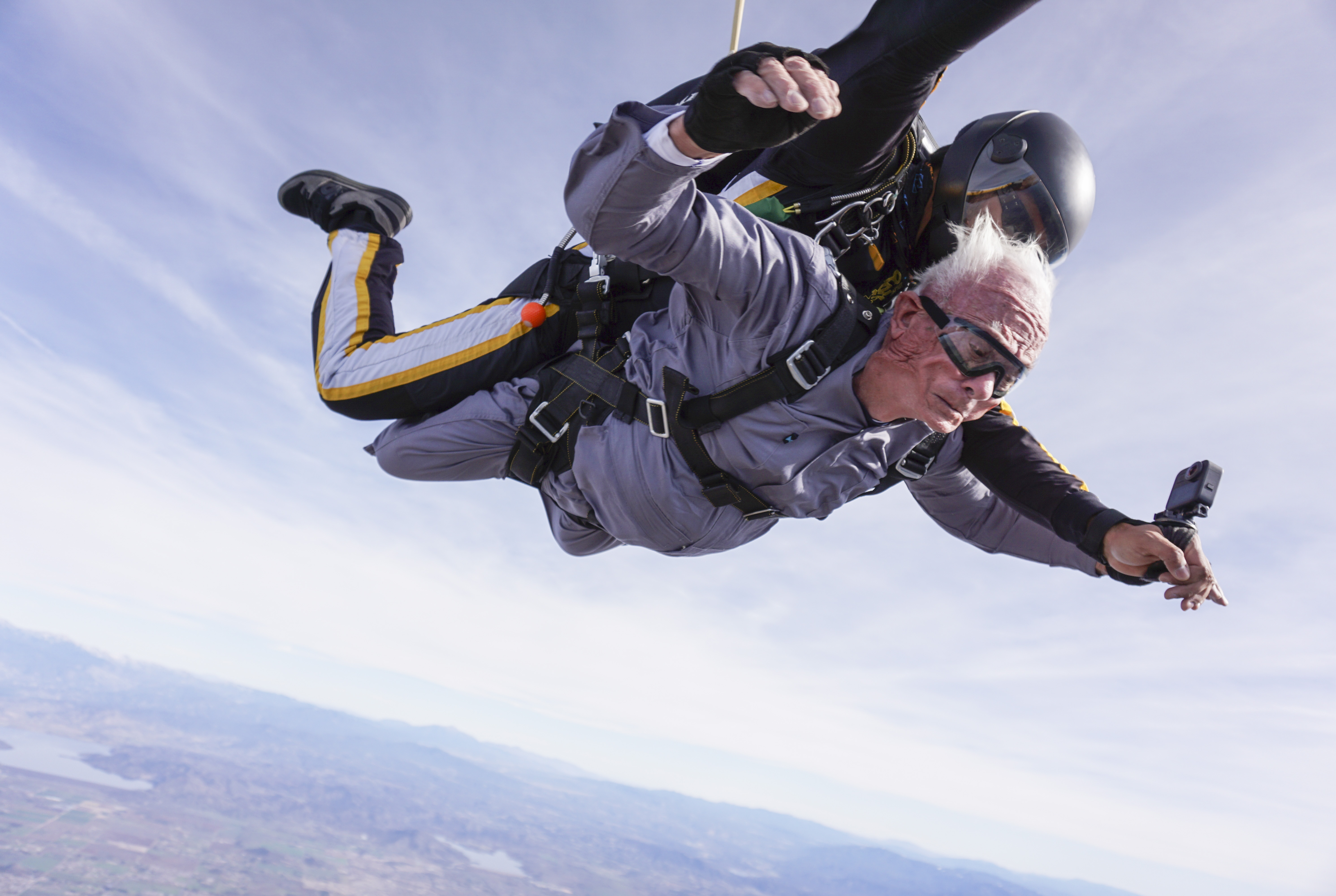 Valley Center double-amputee marks 90th birthday with parachute jump - Vimarsana News