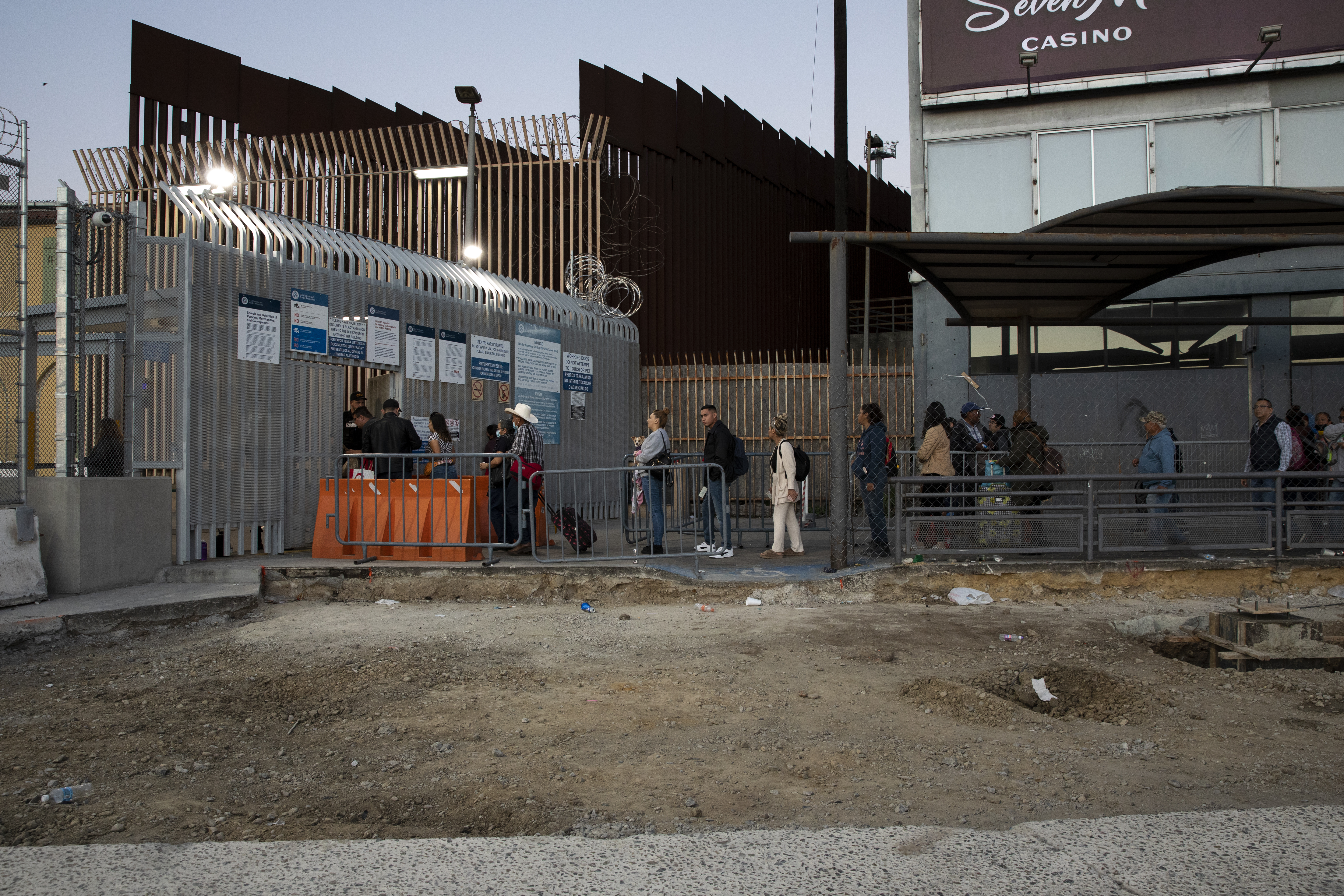 Tijuana expanding pedestrian crosswalk at the San Ysidro border - Vimarsana News