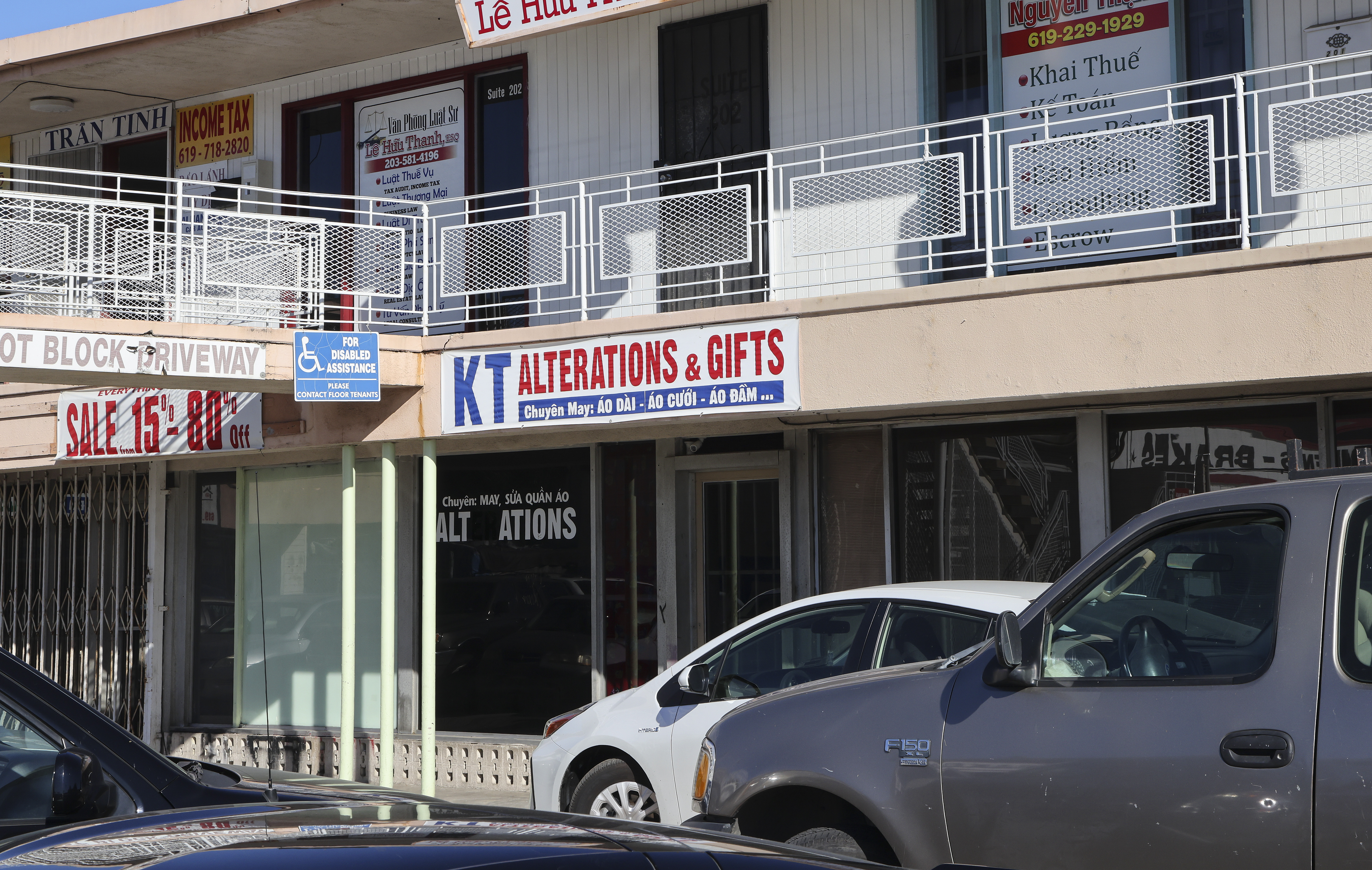San Diego's hidden gambling problem: illicit casinos attract gangs, drugs, violence - Vimarsana News
