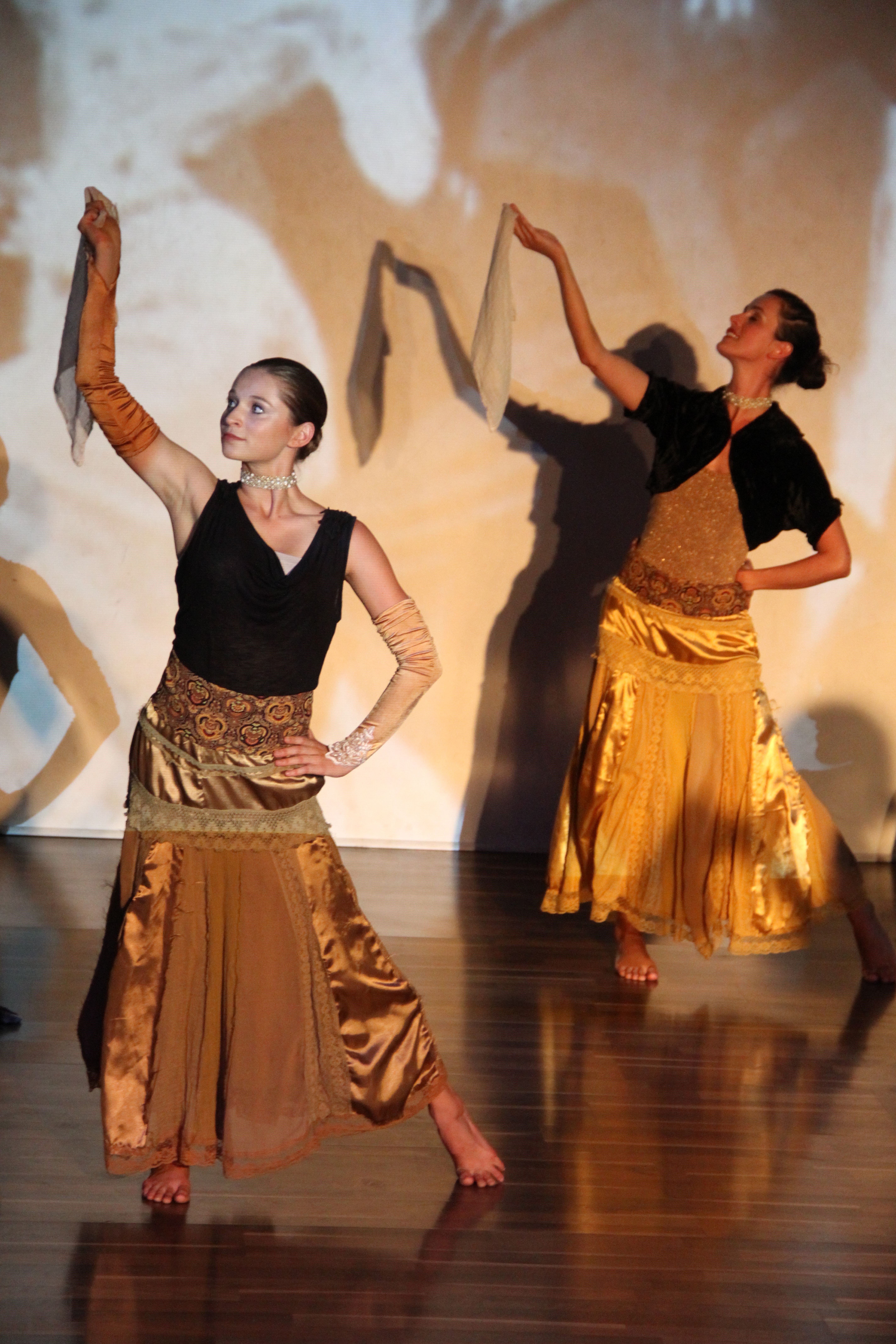 Mojalet Dance Collective revives its upbeat tribute to dance from the 1920s to '60s: 'Blast from the Past' - Vimarsana News