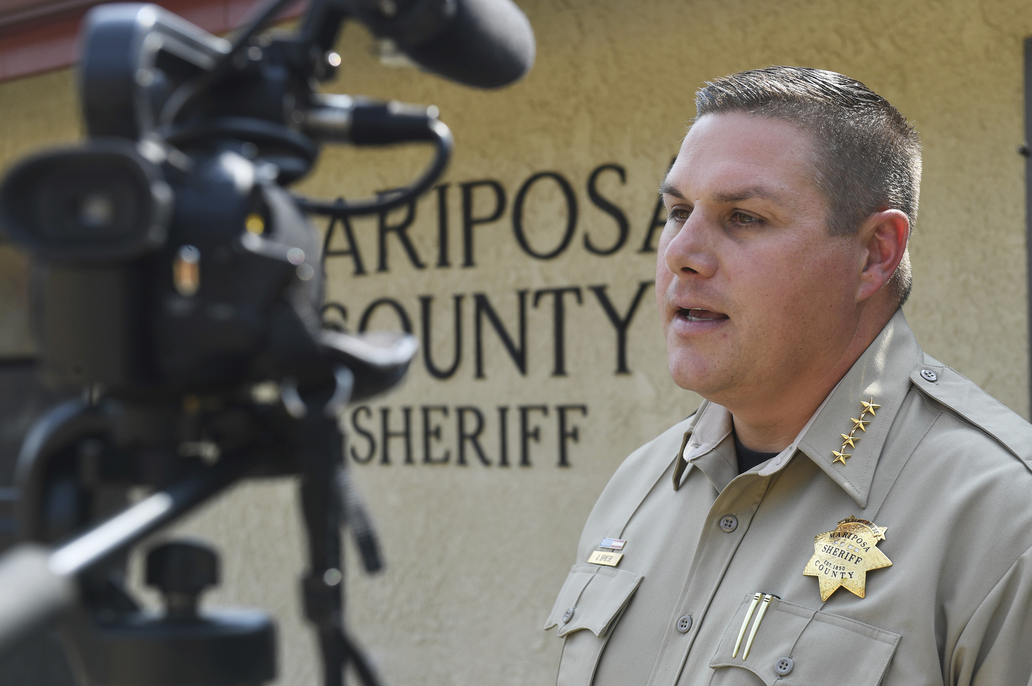 Man rescued after trying to investigate deaths of California hiking family - Vimarsana News