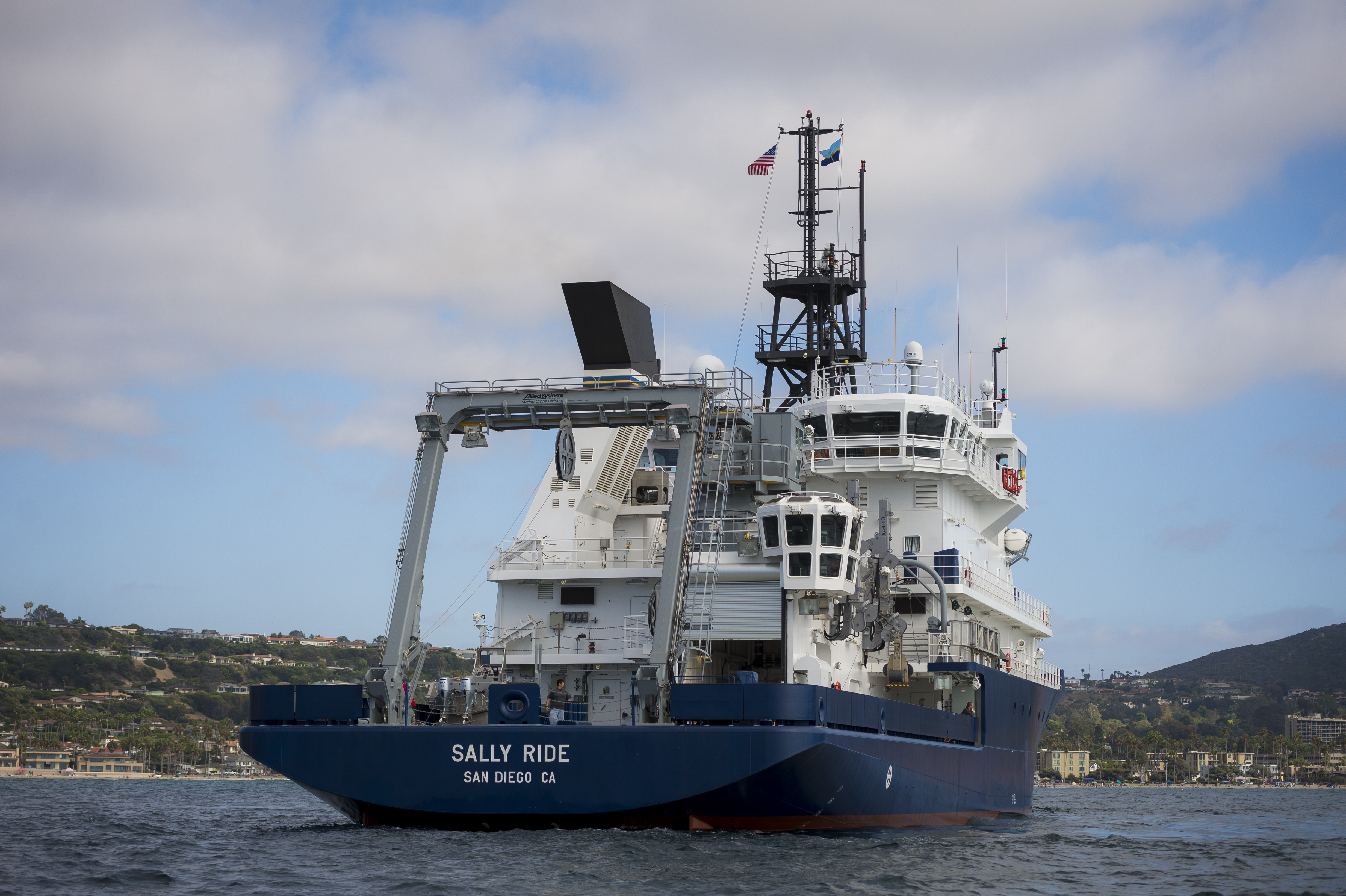 Mission seeks answers on DDT waste barrels off Catalina - Vimarsana News
