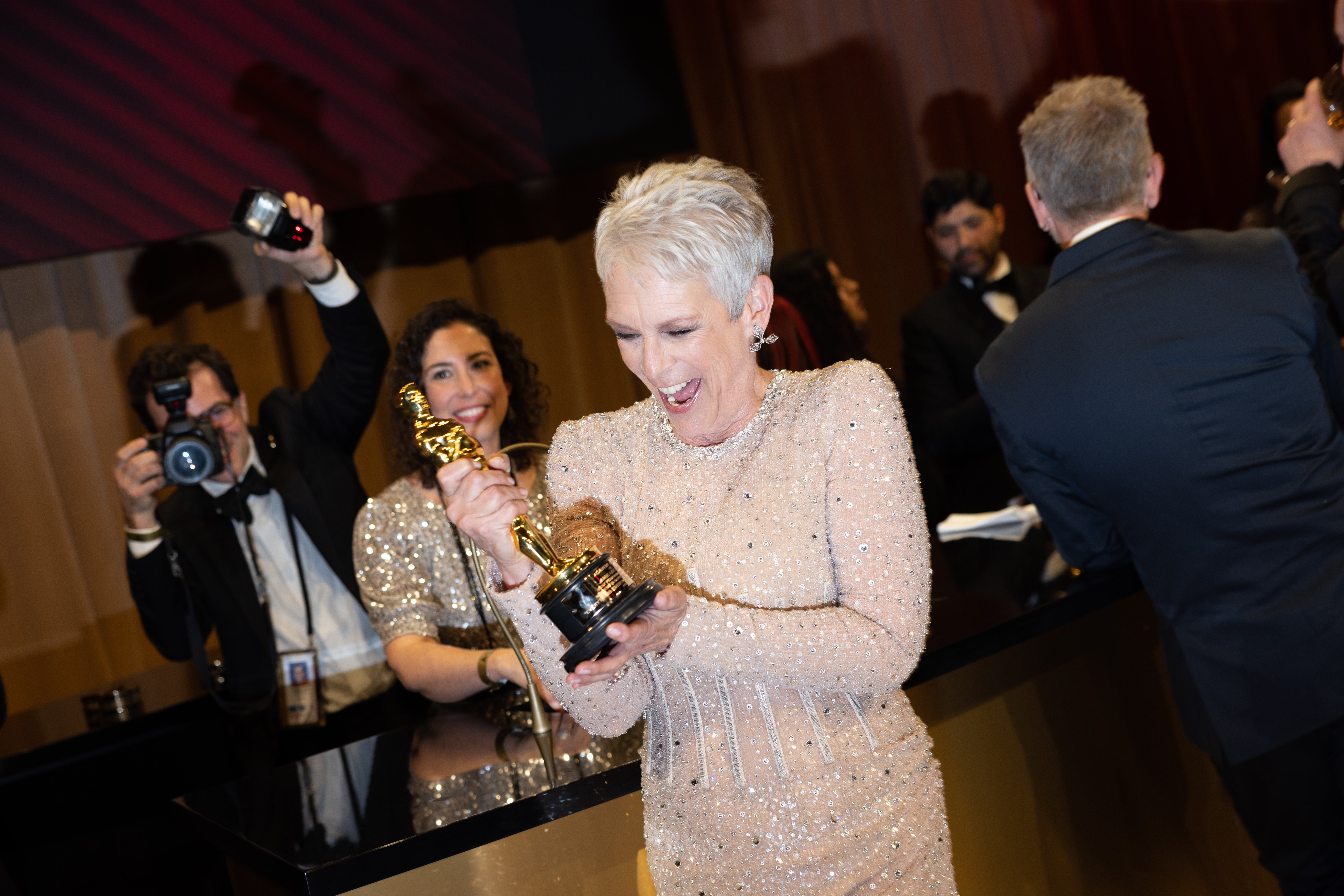We braved Vanity Fair and Elton's Oscar parties and more - Vimarsana News