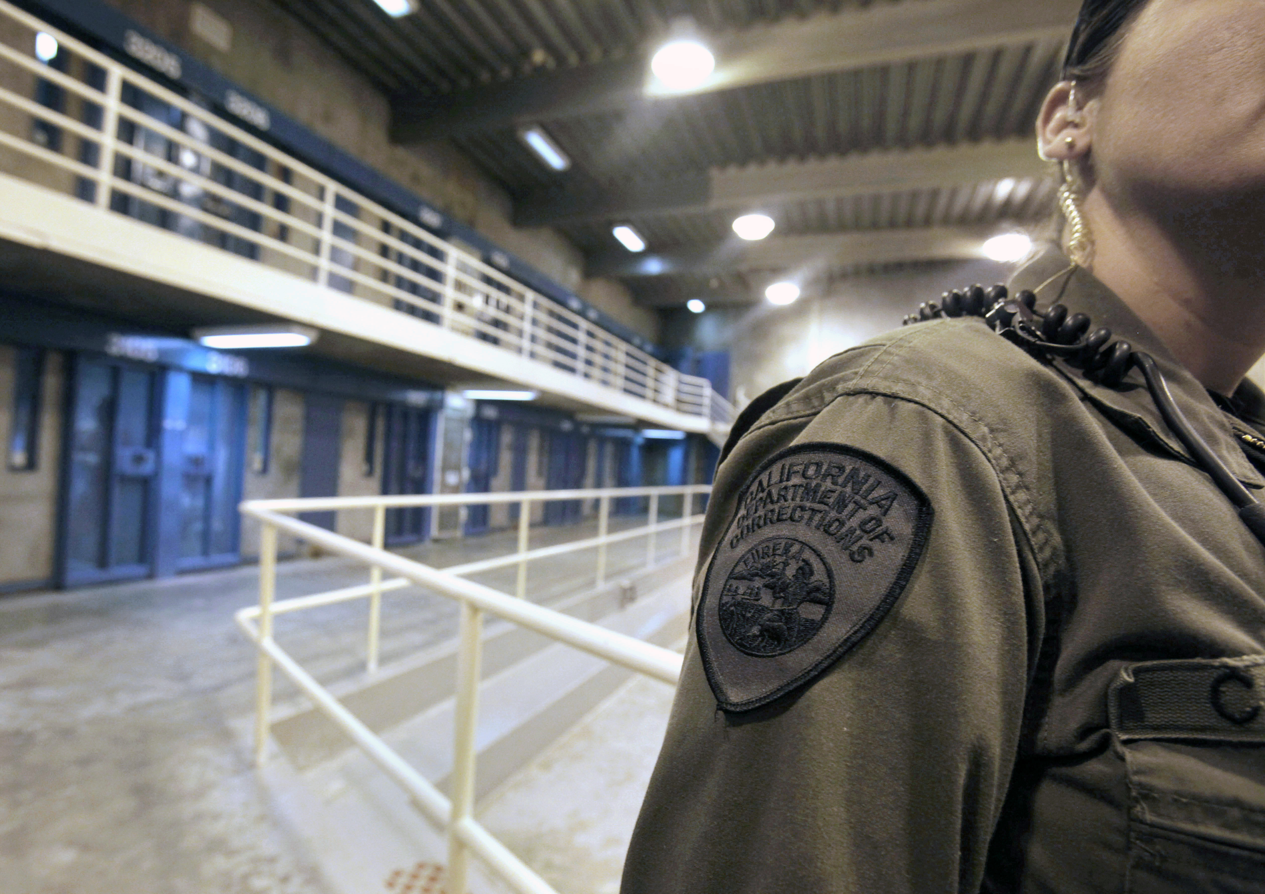 Lopez: Maybe we should ask prison inmates who scammed state benefits agency to take it over - Vimarsana News